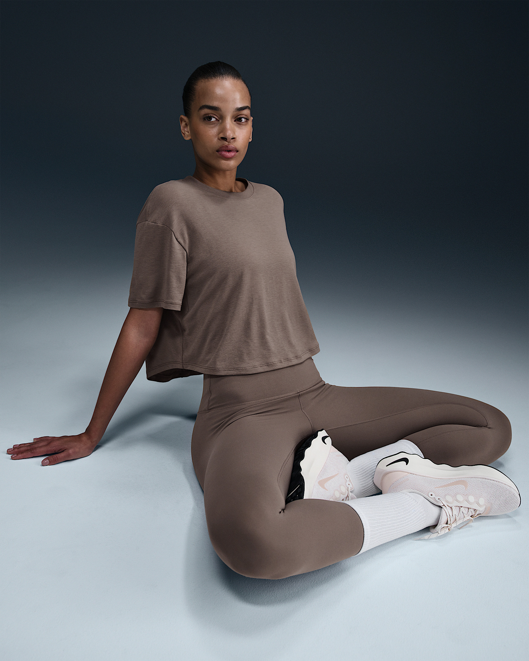 Nike One Relaxed Women's Dri-FIT Cropped Short-Sleeve Top - 3