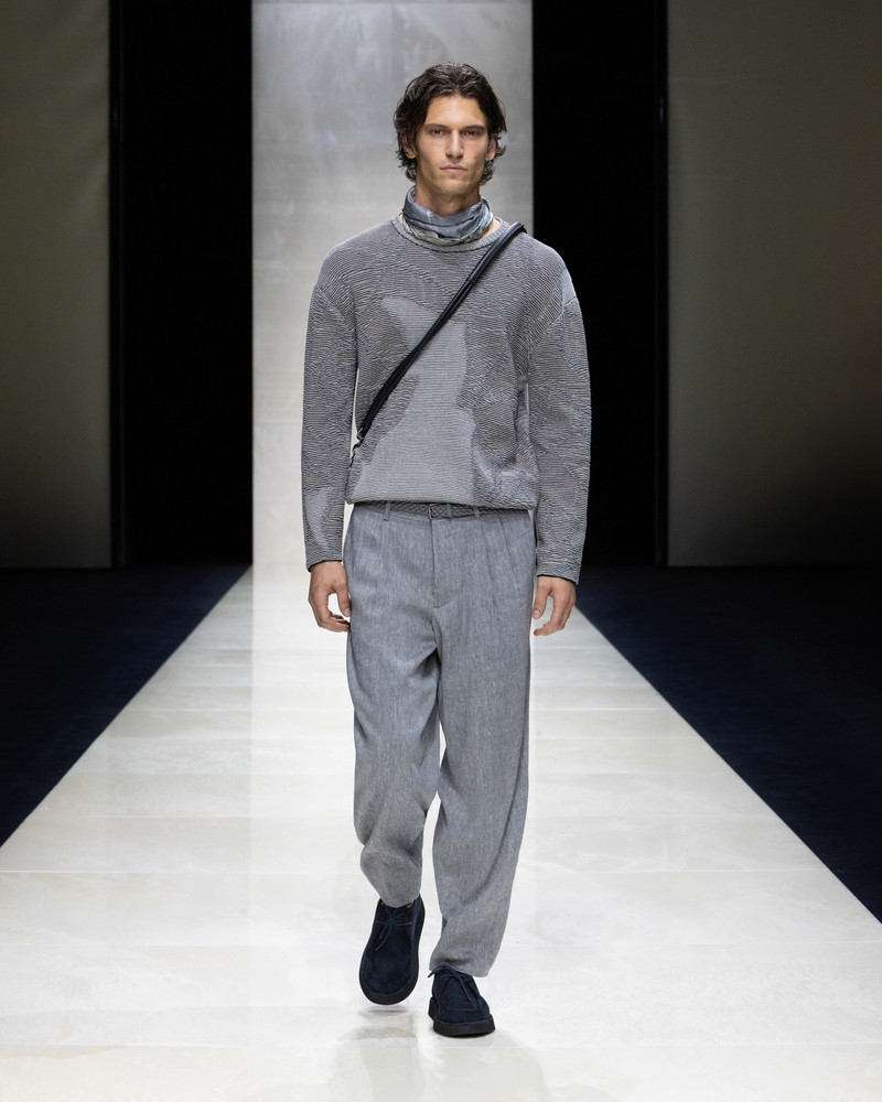 JACQUARD COTTON, VISCOSE AND CASHMERE CREW-NECK JUMPER 7