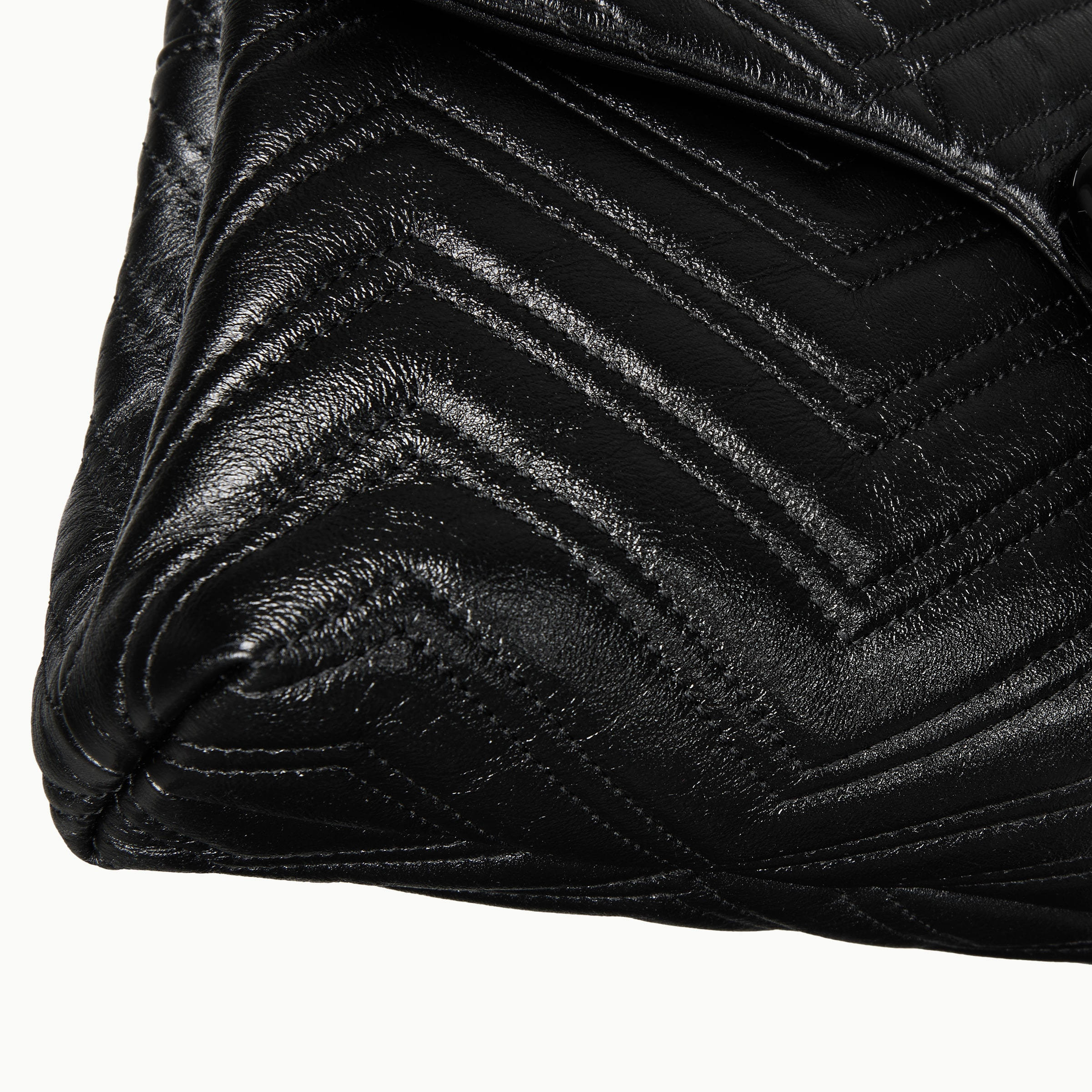 GG Marmont medium shoulder bag - 10