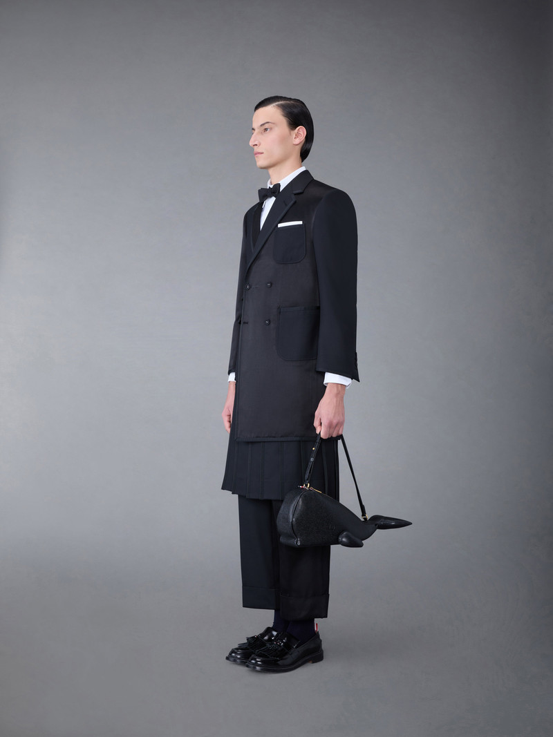 Whale Baguette Bag in Pebble Grain 4