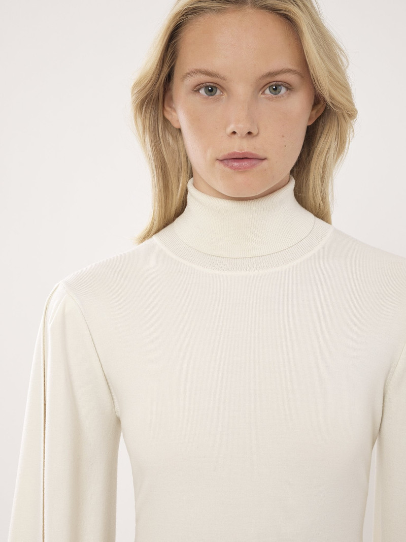 FITTED MOCK-NECK SWEATER 6