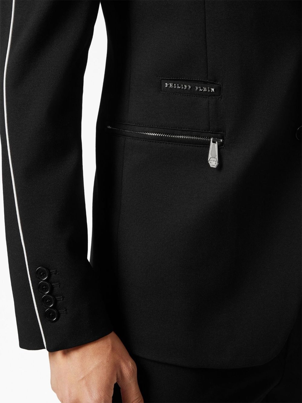 sport style suit - 6