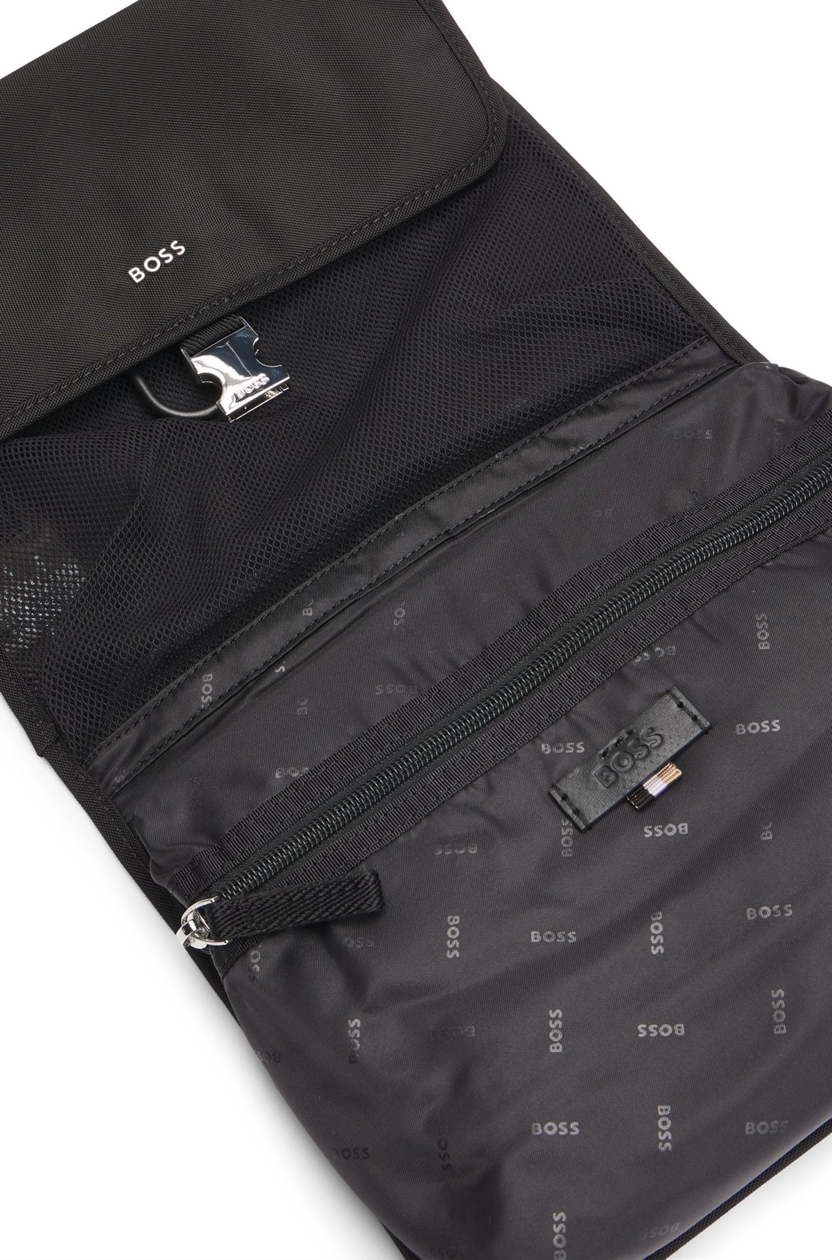 BUCKLE-CLOSURE WASHBAG WITH SIGNATURE DETAILS - 4