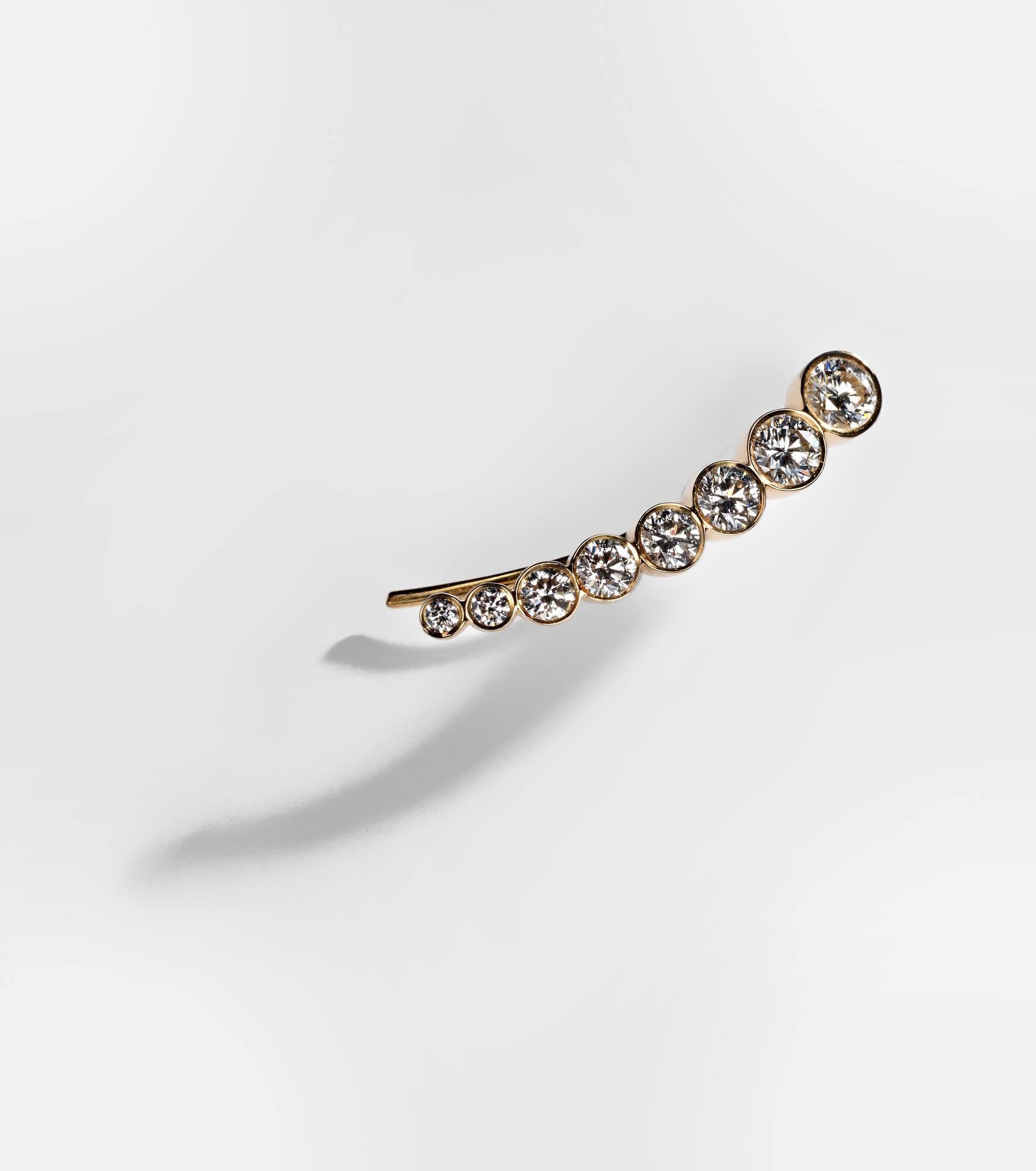 Croissant De Lune 18kt gold single earring with diamonds - 5
