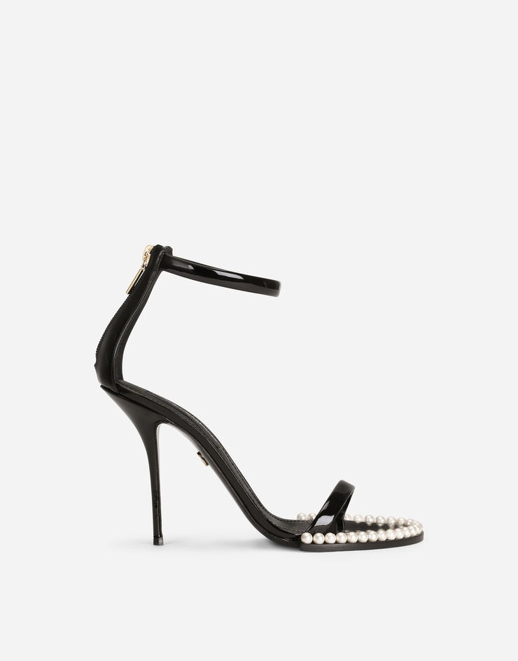 Patent leather sandals with pearls - 1