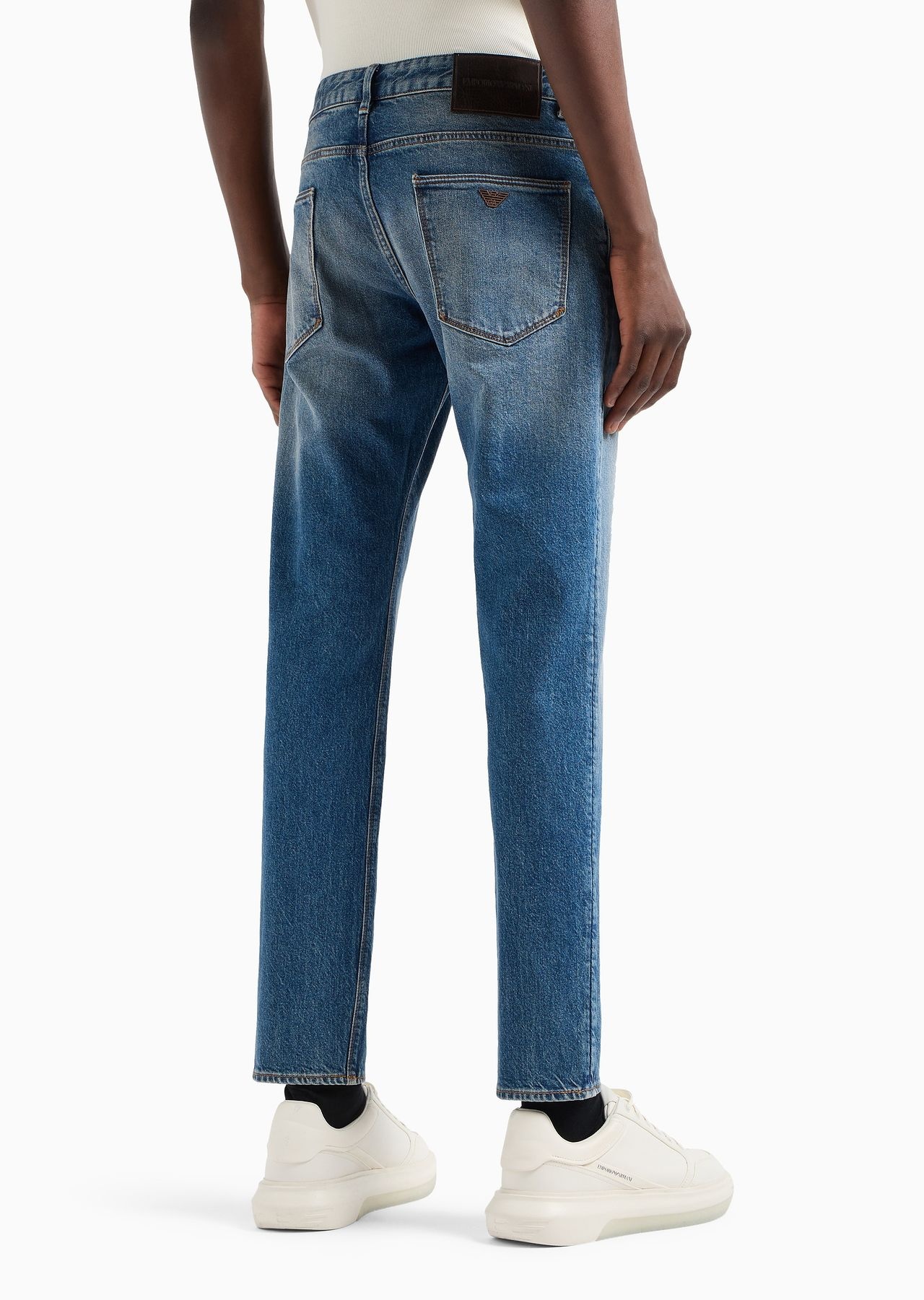 J06 Slim-fit jeans in rinse-wash stretch denim with dirty-effect treatment - 3