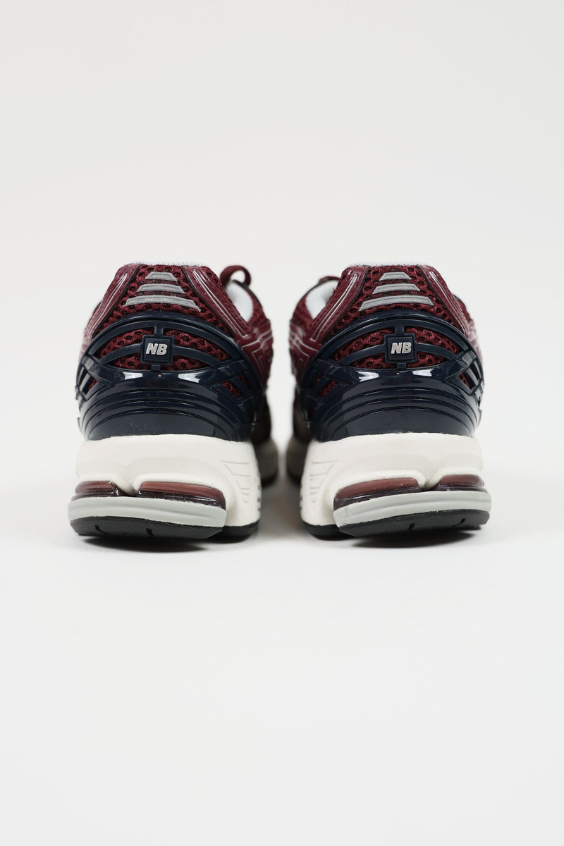New Balance 1906R - BURGUNDY/BLACK outlook