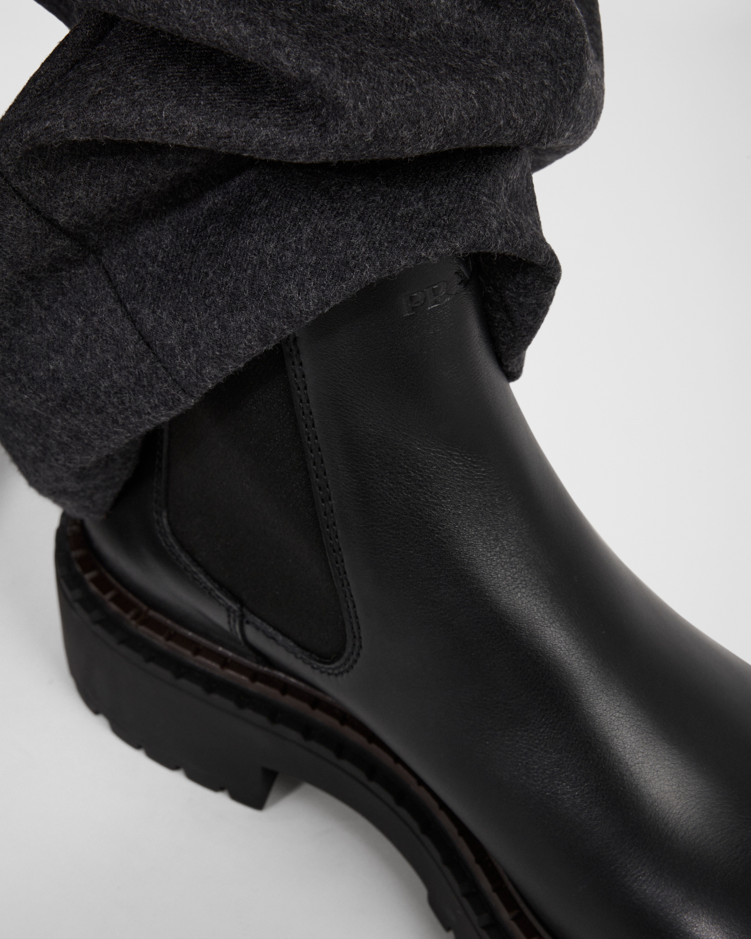 Leather Chelsea boots - 8