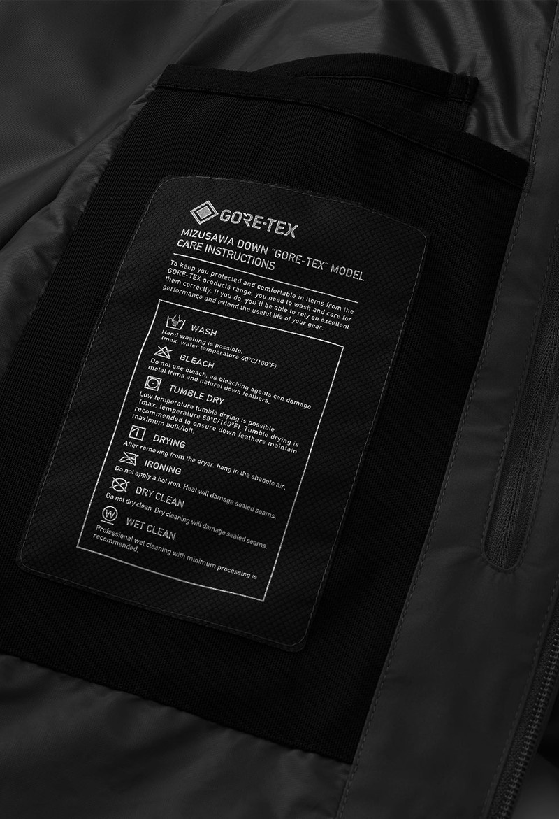 JOHN ELLIOTT X DESCENTE ALLTERRAIN MIZUSAWA DOWN JACKET 13