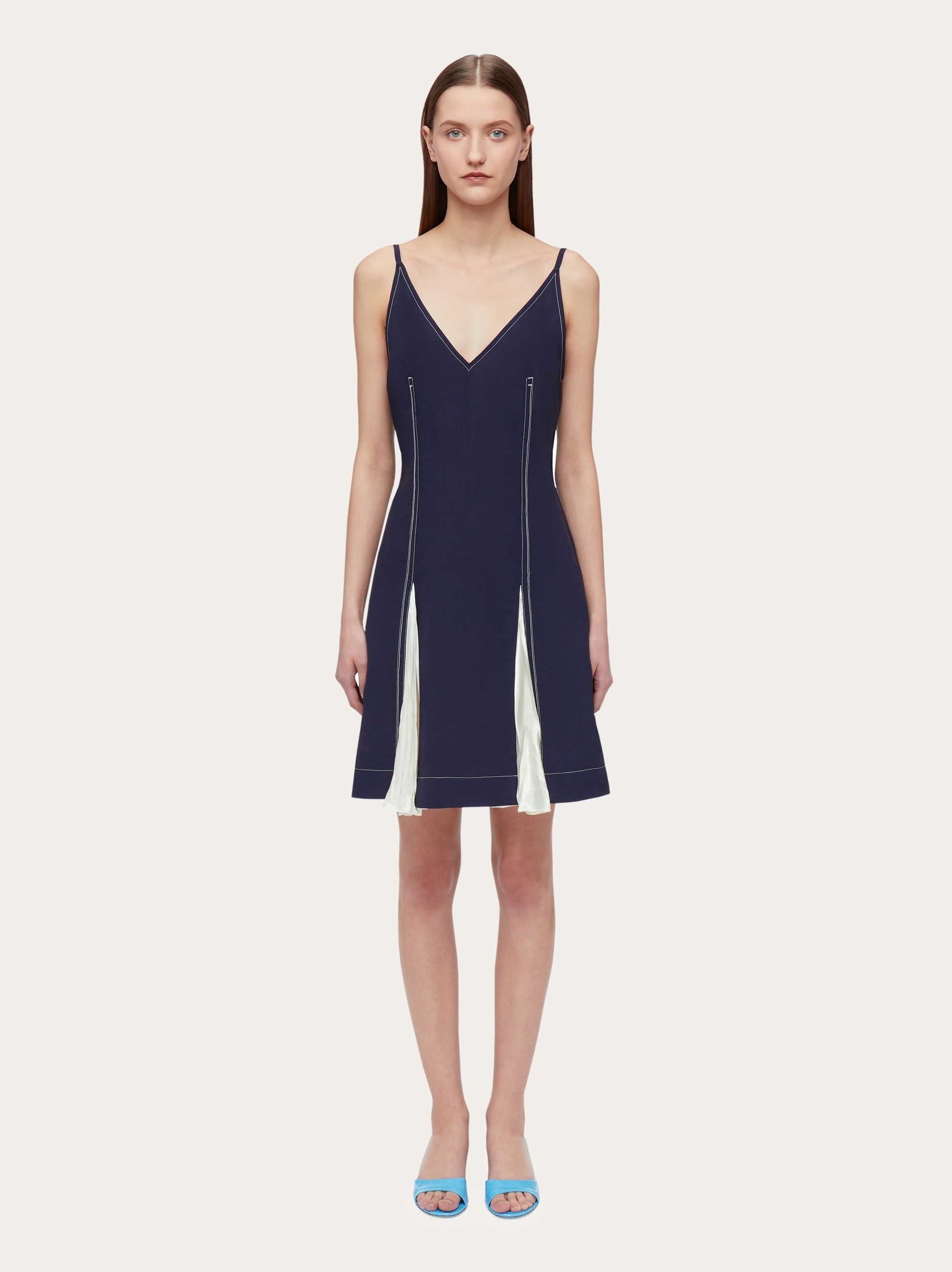 Short slip dress with inlays - 2