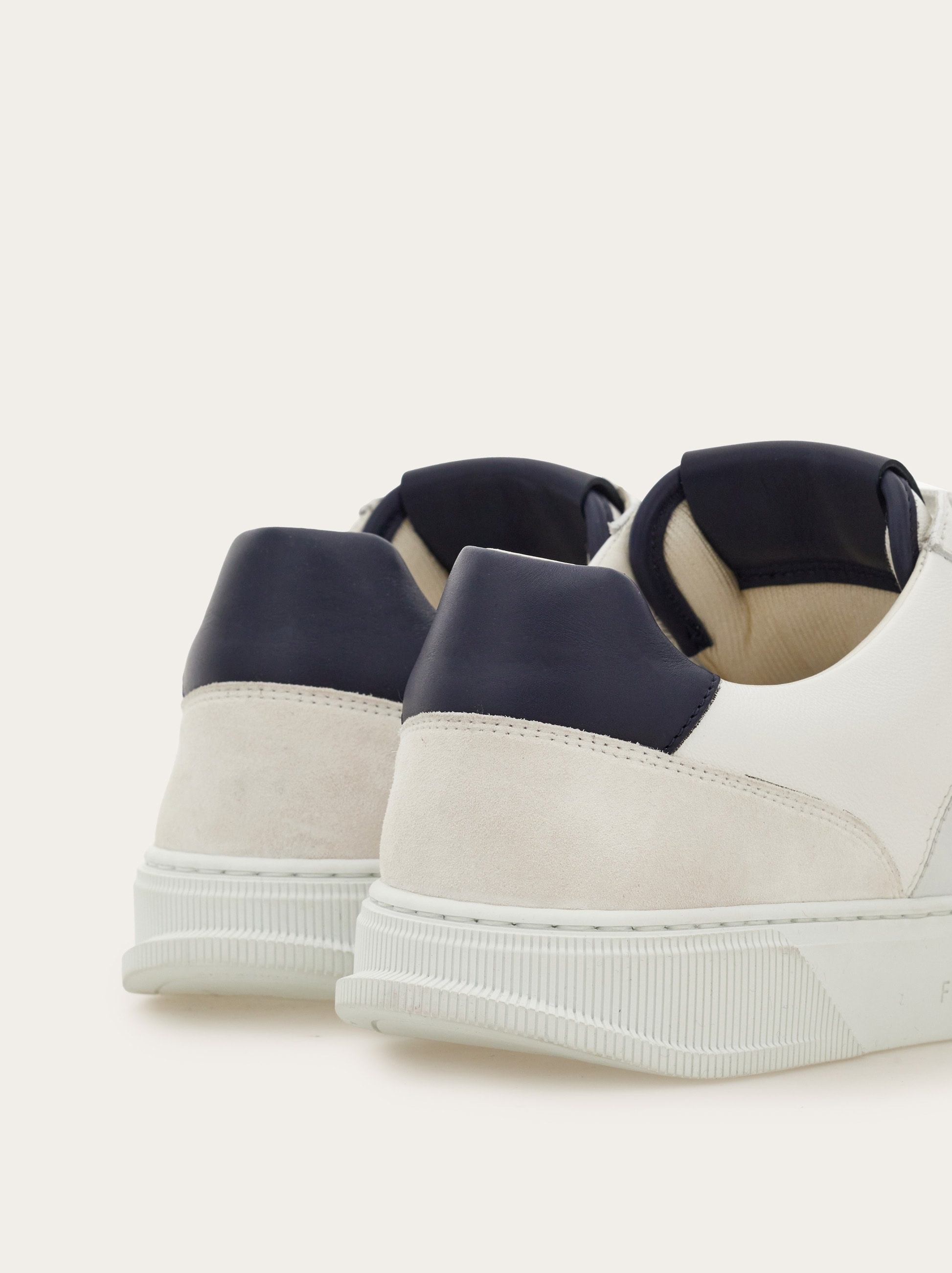 Low-top sneaker with Gancini detail - 4
