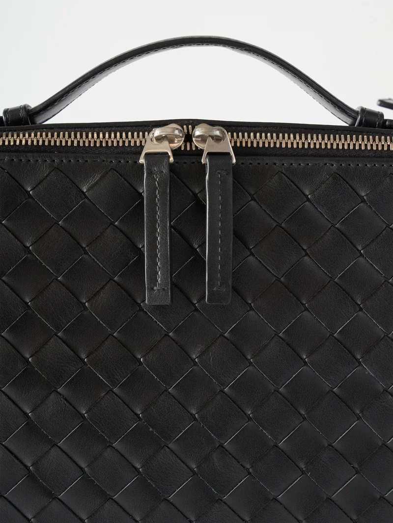 ★BOTTEGA VENETA★AVENUE バッグ Bottega Veneta Avenue Intrecciato-leather cross-body bag