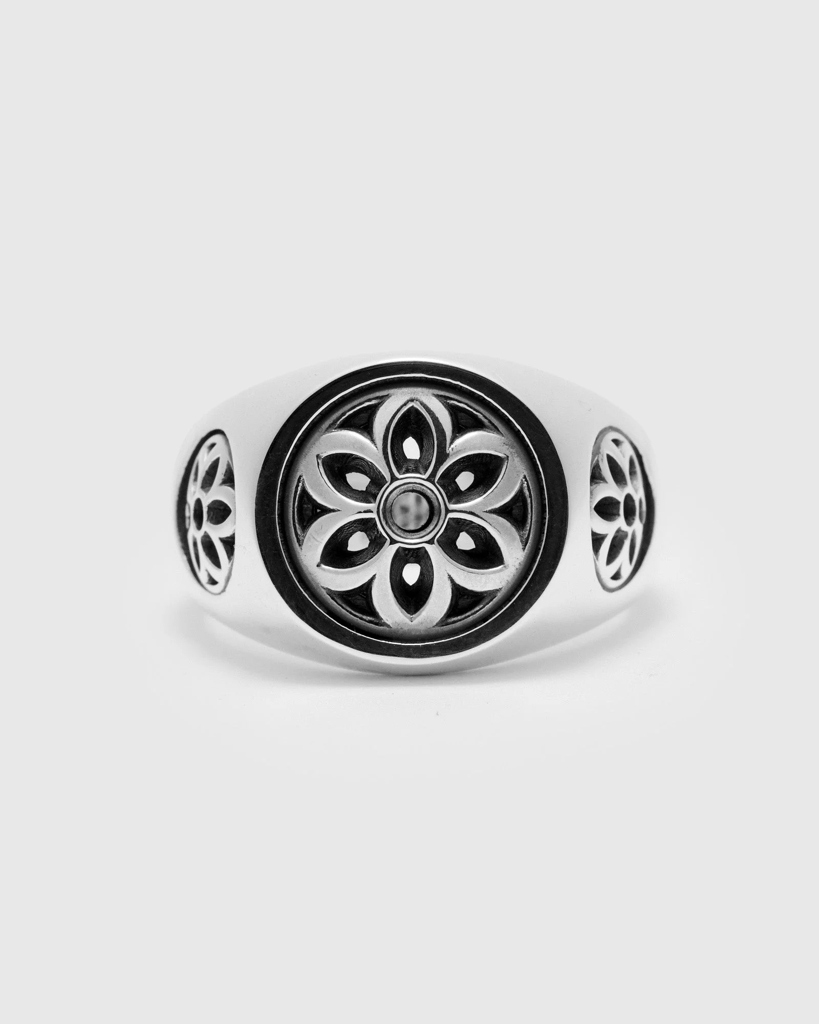 Small Club Ring in Sterling Sliver - 1