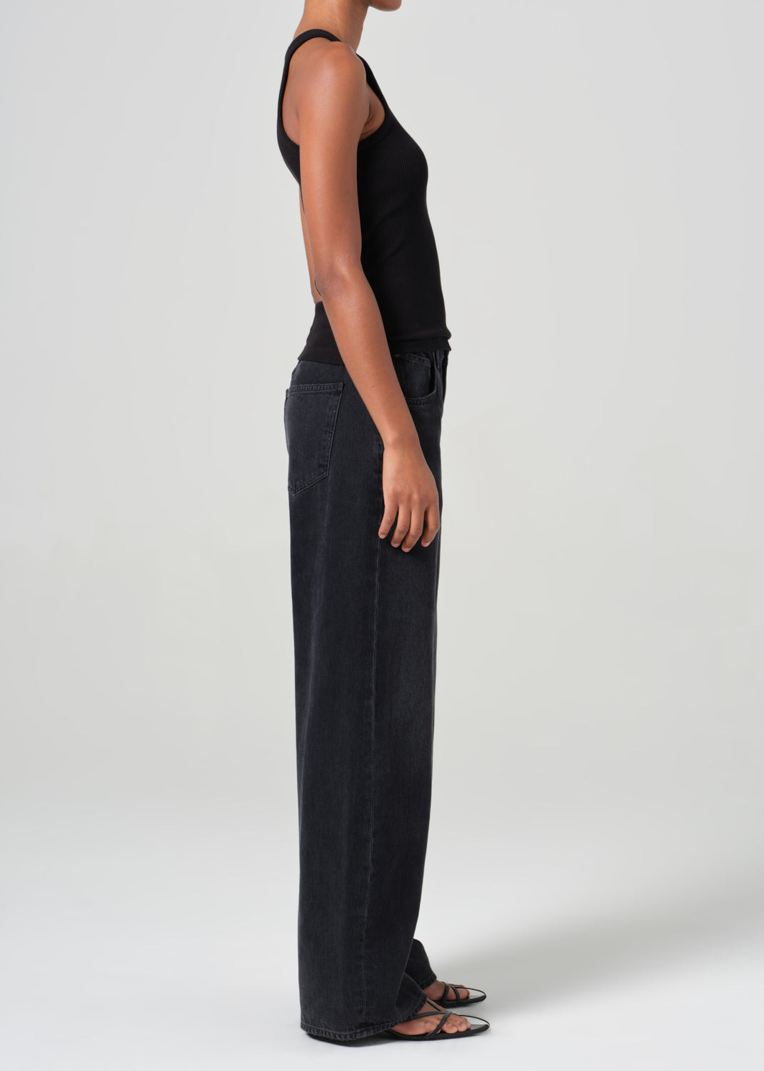 LOW CURVE JEAN IN BLACK TAR - 4