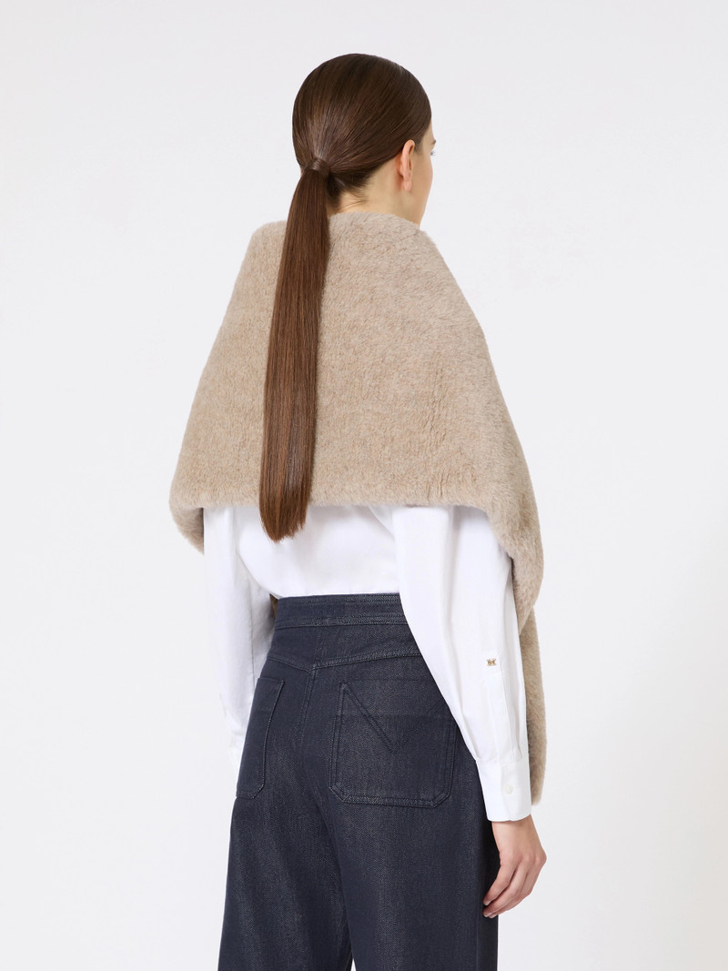 FIABE Alpaca and cashmere Teddy stole - MOSS GREEN 3
