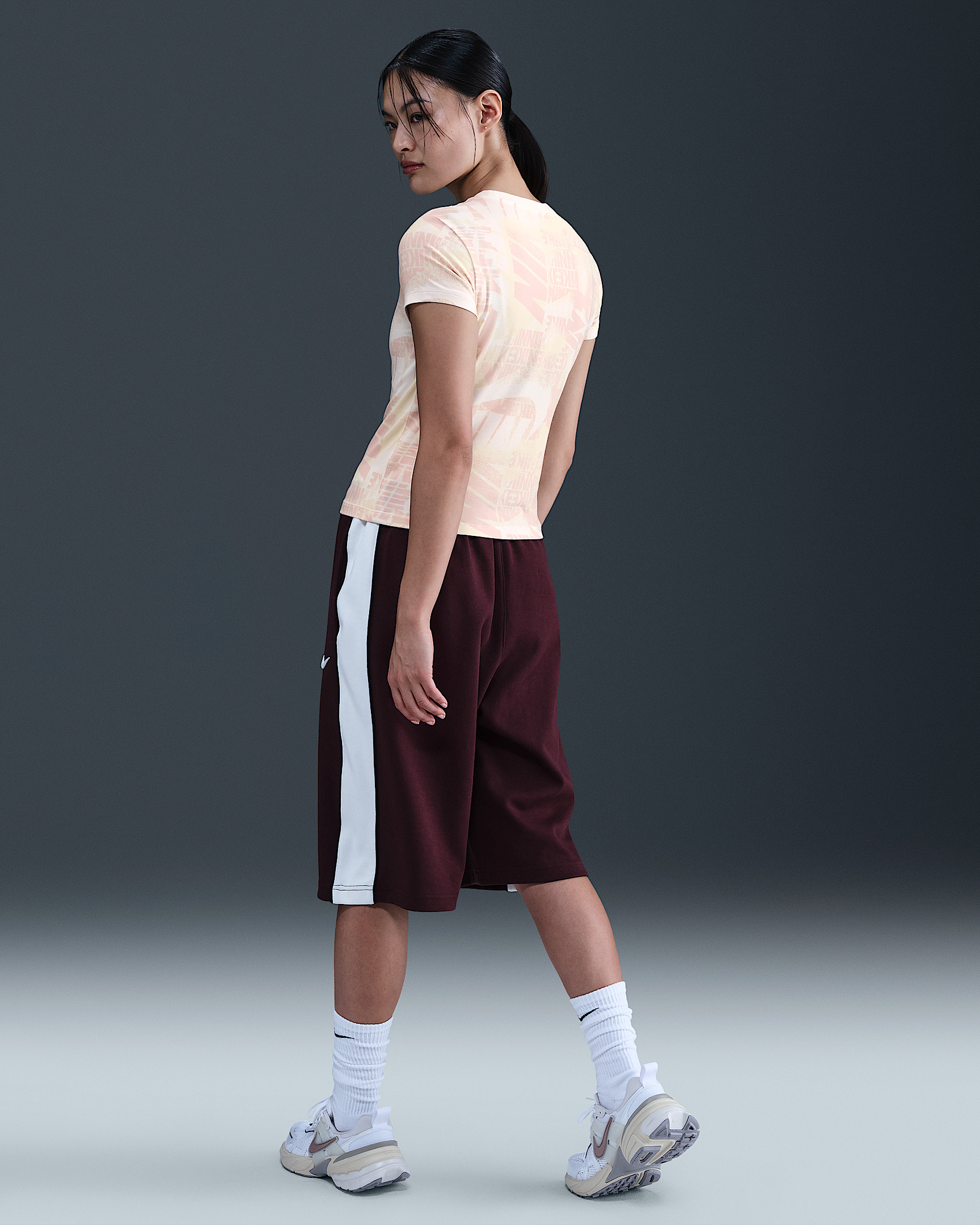 Nike Sportswear Women's Slim T-Shirt - 5