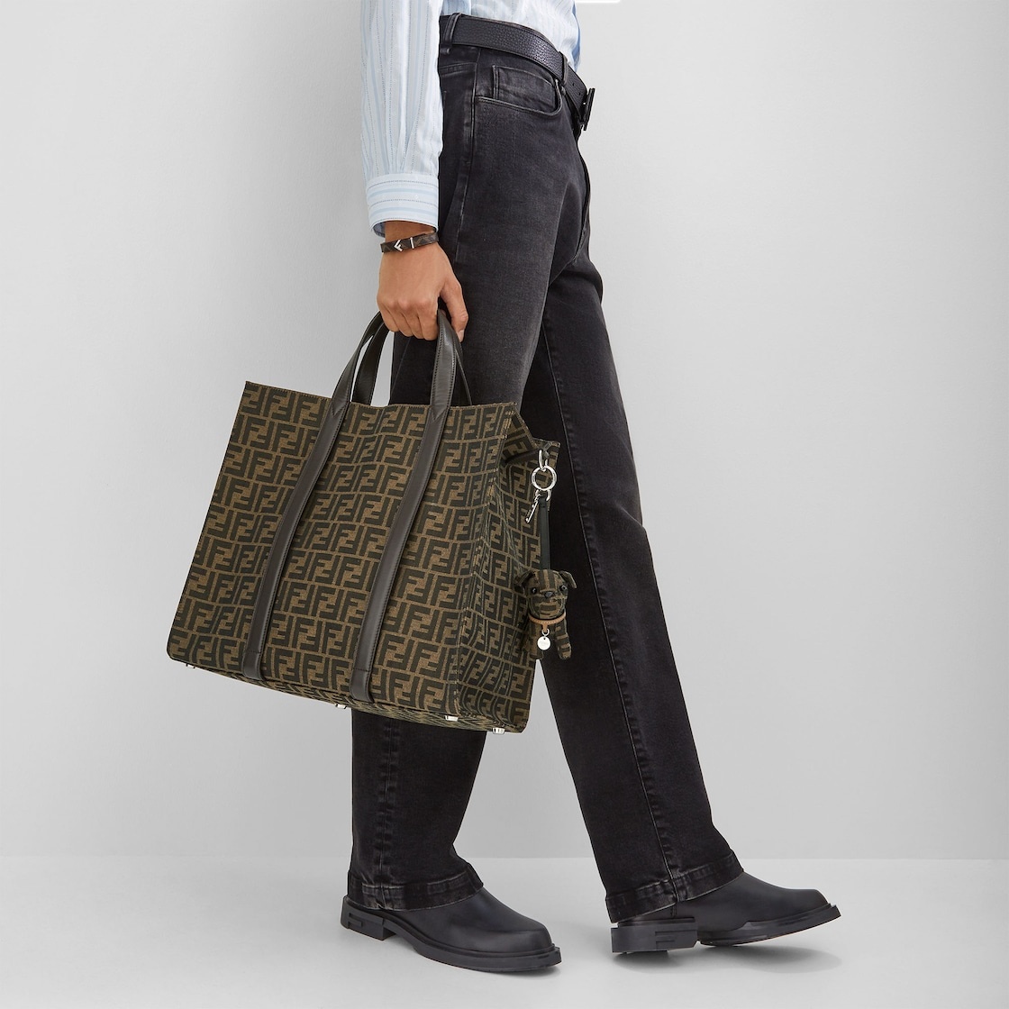 Fendi Frame Chelsea Boots - 5