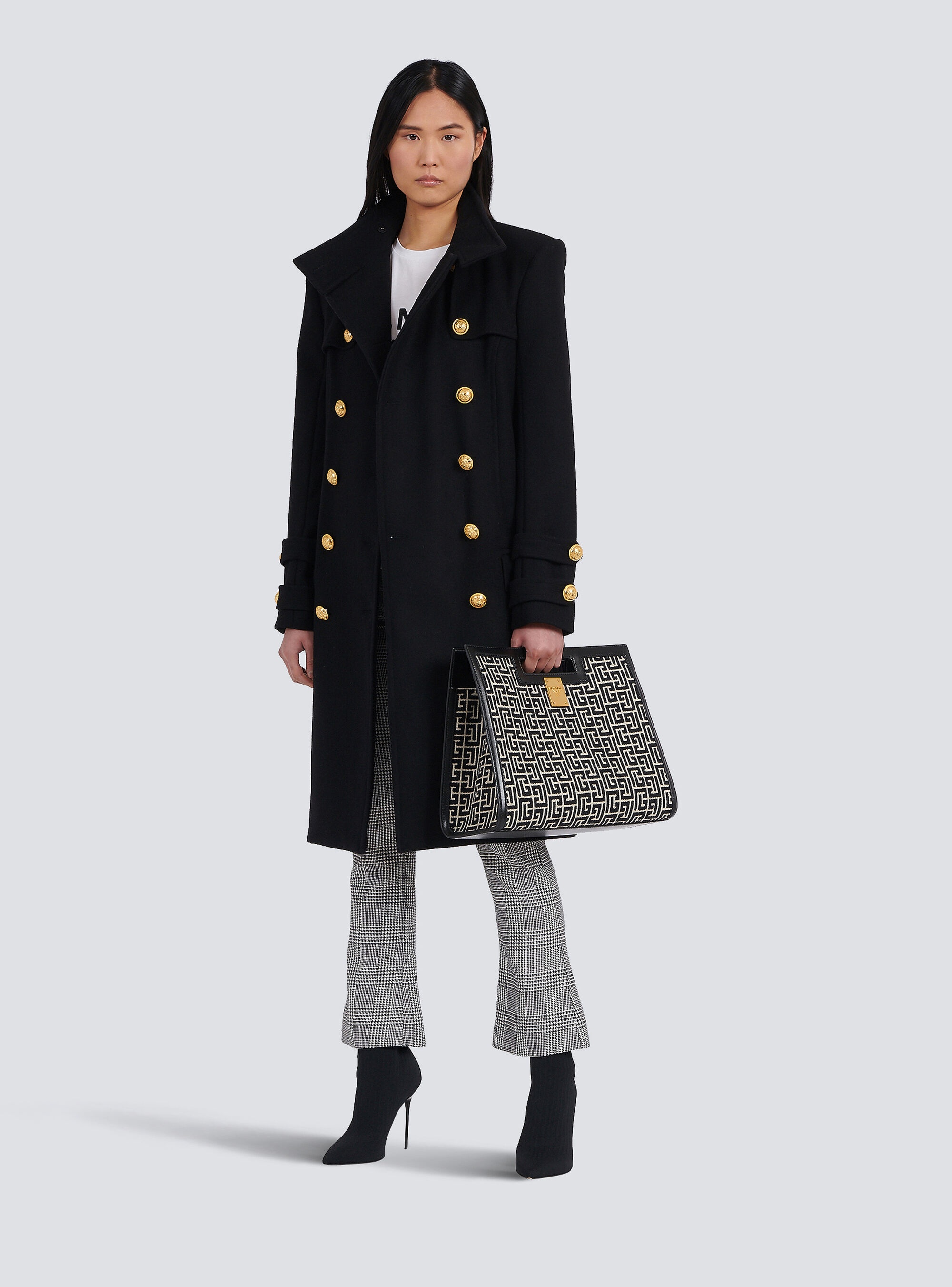 Long wool and cashmere coat with double-breasted gold-tone buttoned fastening - 2