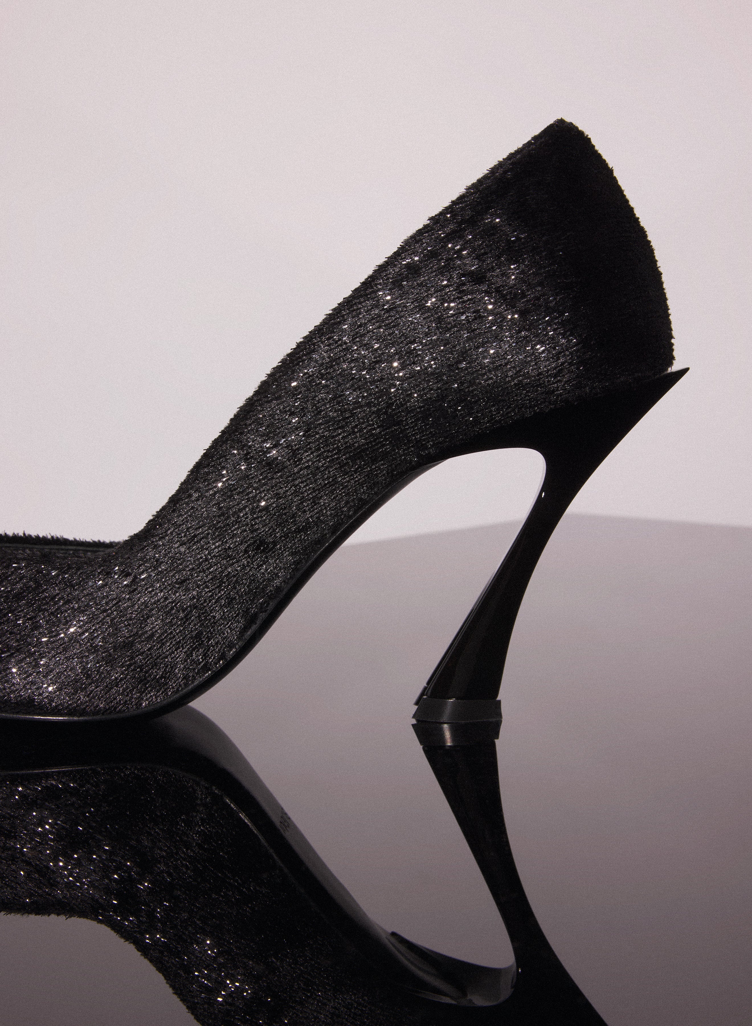 black leather faux fur glittered fang 95 pump - 3