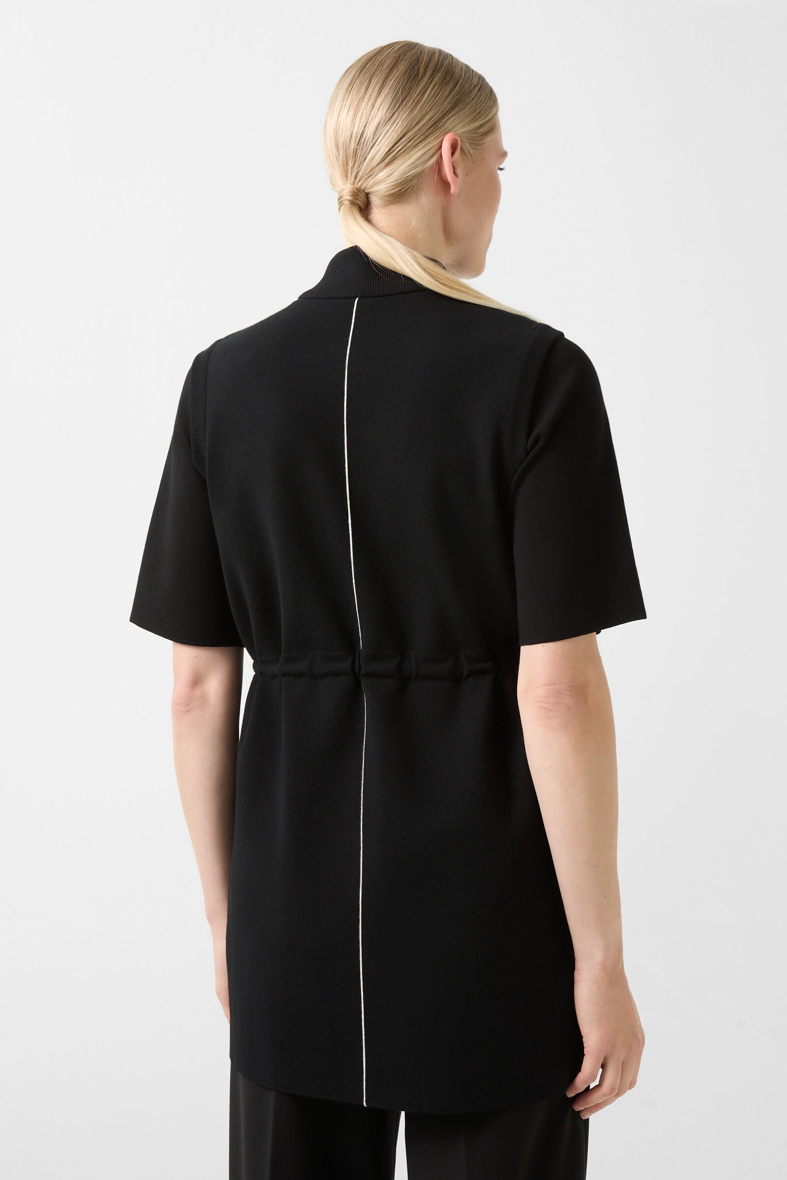 Arina Hybrid knitted vest in Black - 3
