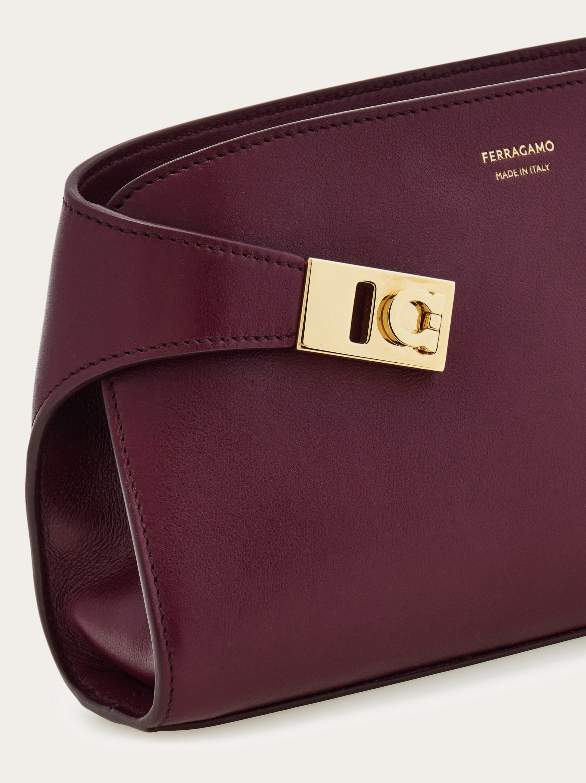 Hug mini crossbody bag - 7