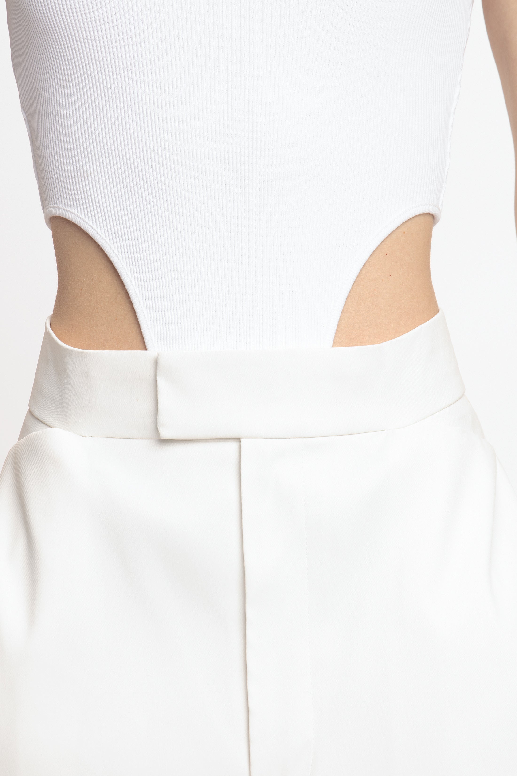 High Leg Bodysuit In White - 5