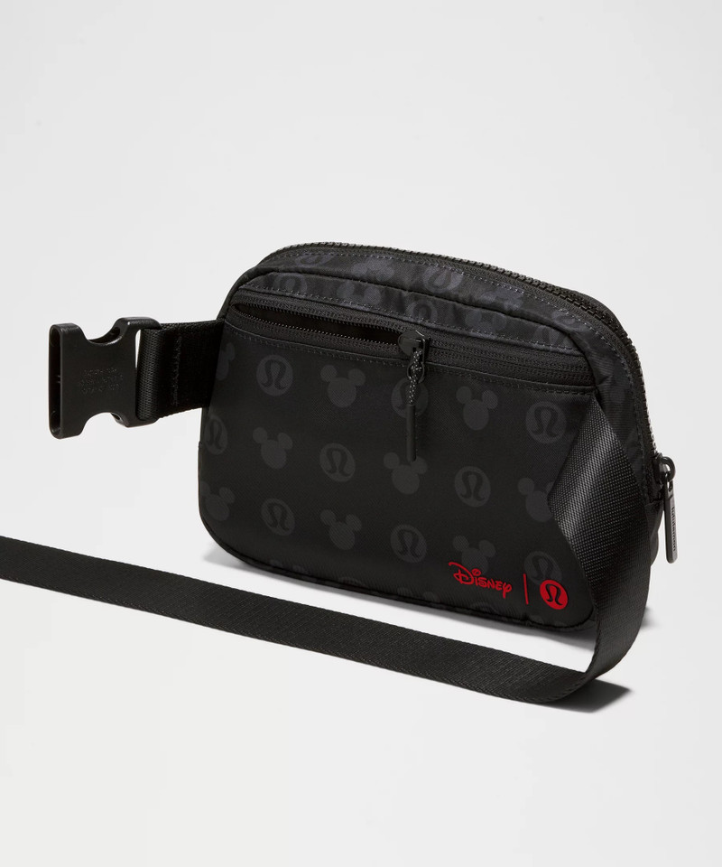 Disney x lululemon *Everywhere Belt Bag 1L Mickey and Logo Print 5