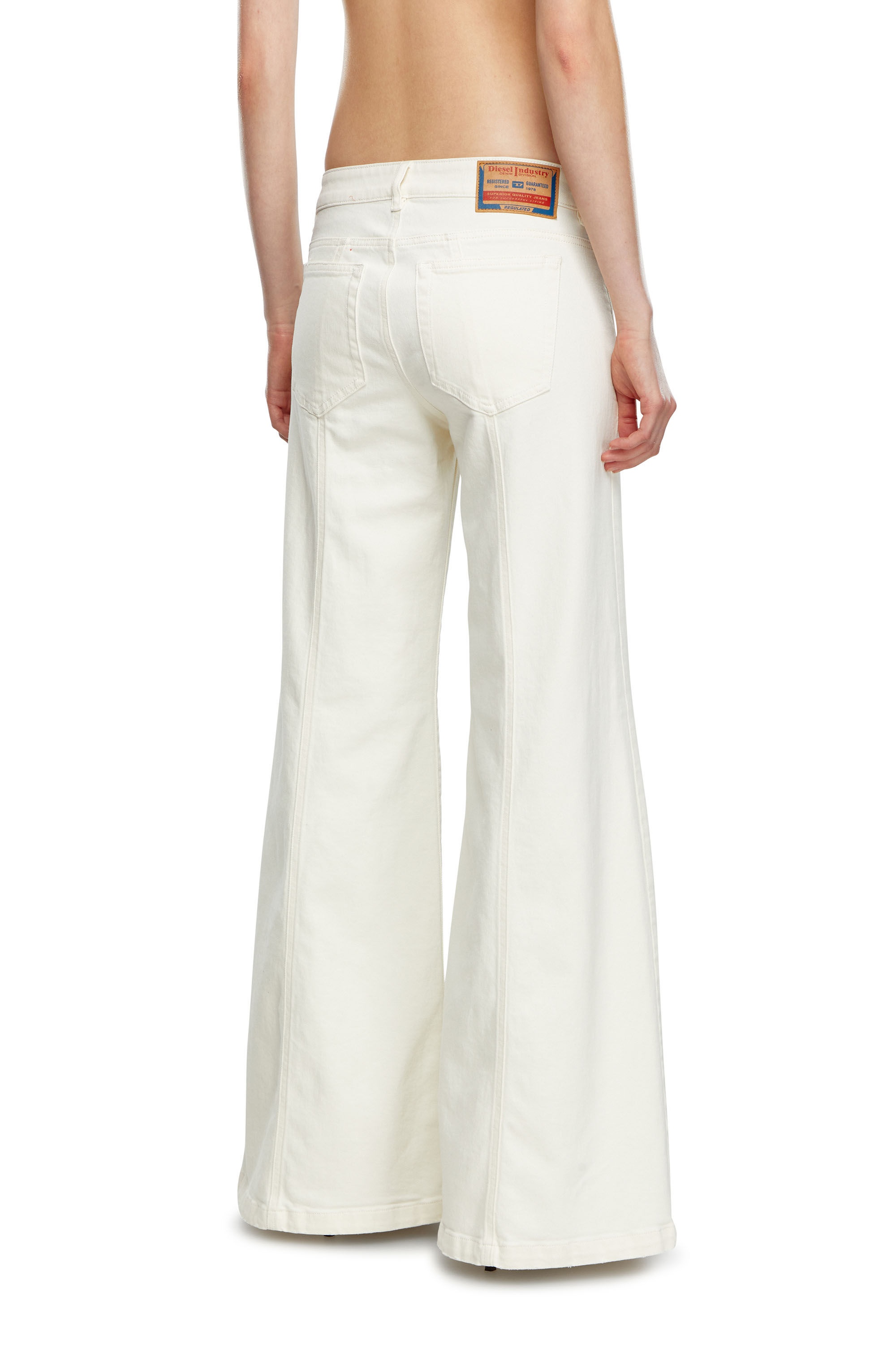 BOOTCUT AND FLARE JEANS D-AKII 09J68 - 4