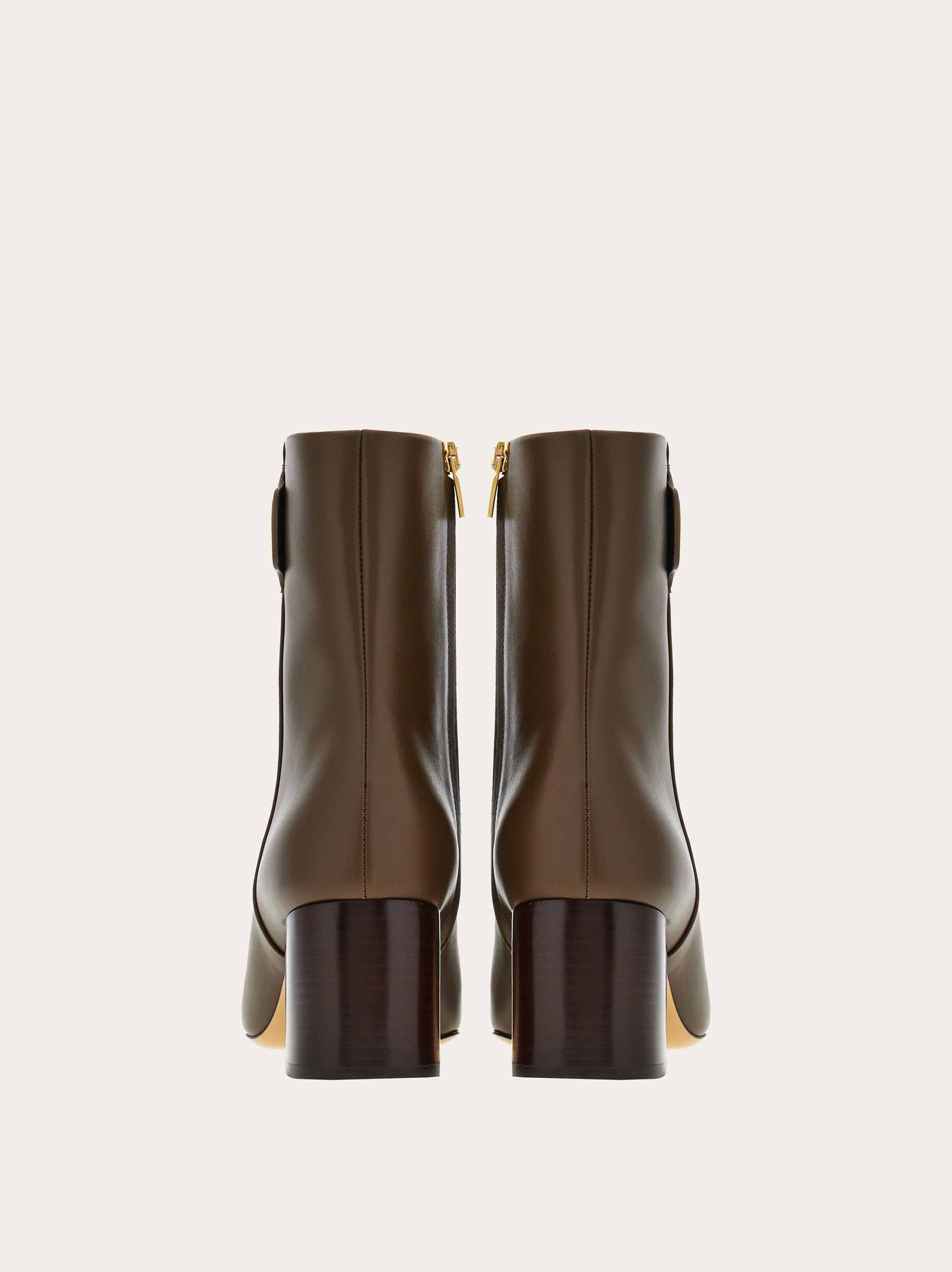 Ankle boot with golden tab - 4