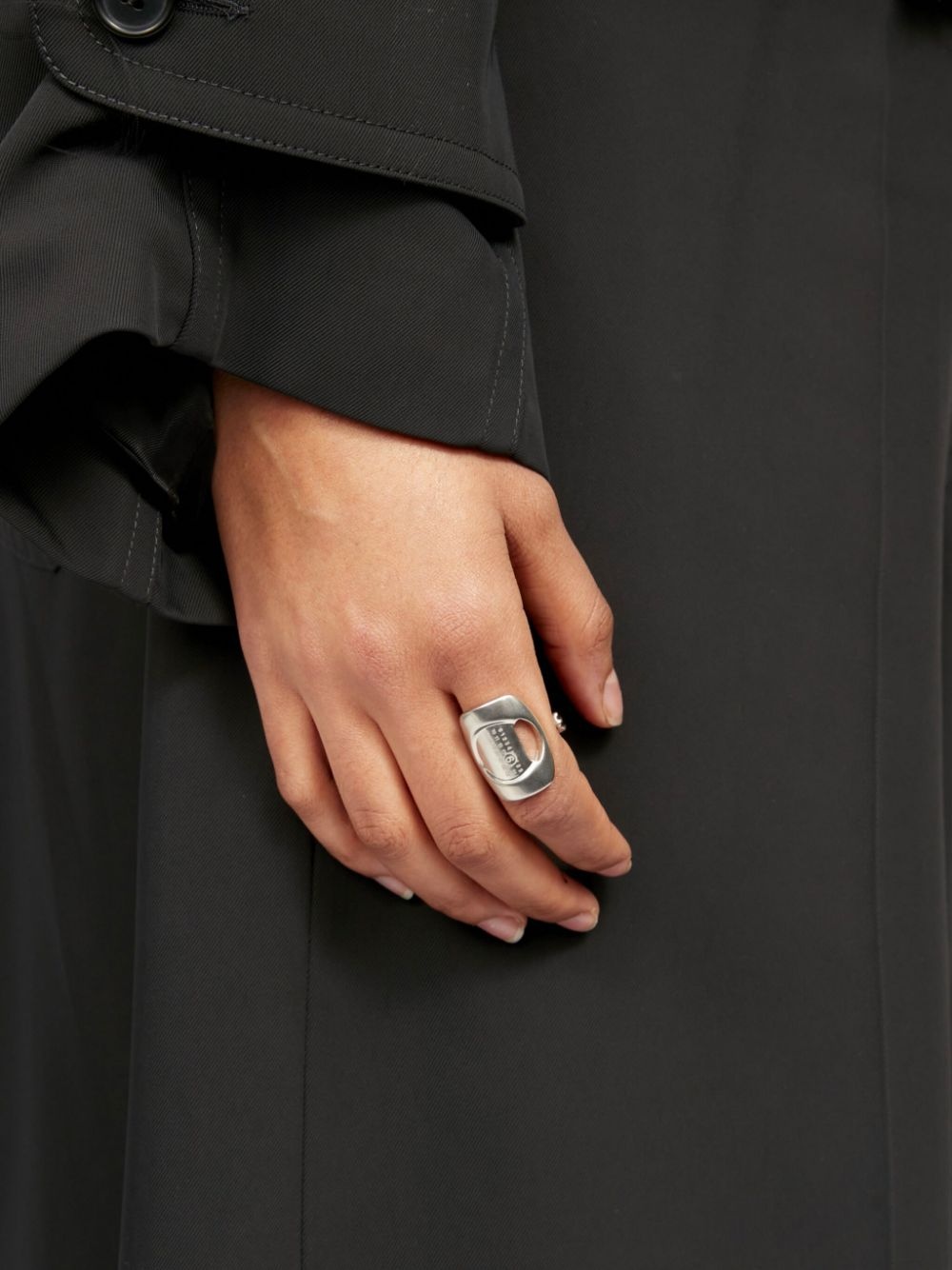 numbers-engraved cut-out ring - 4
