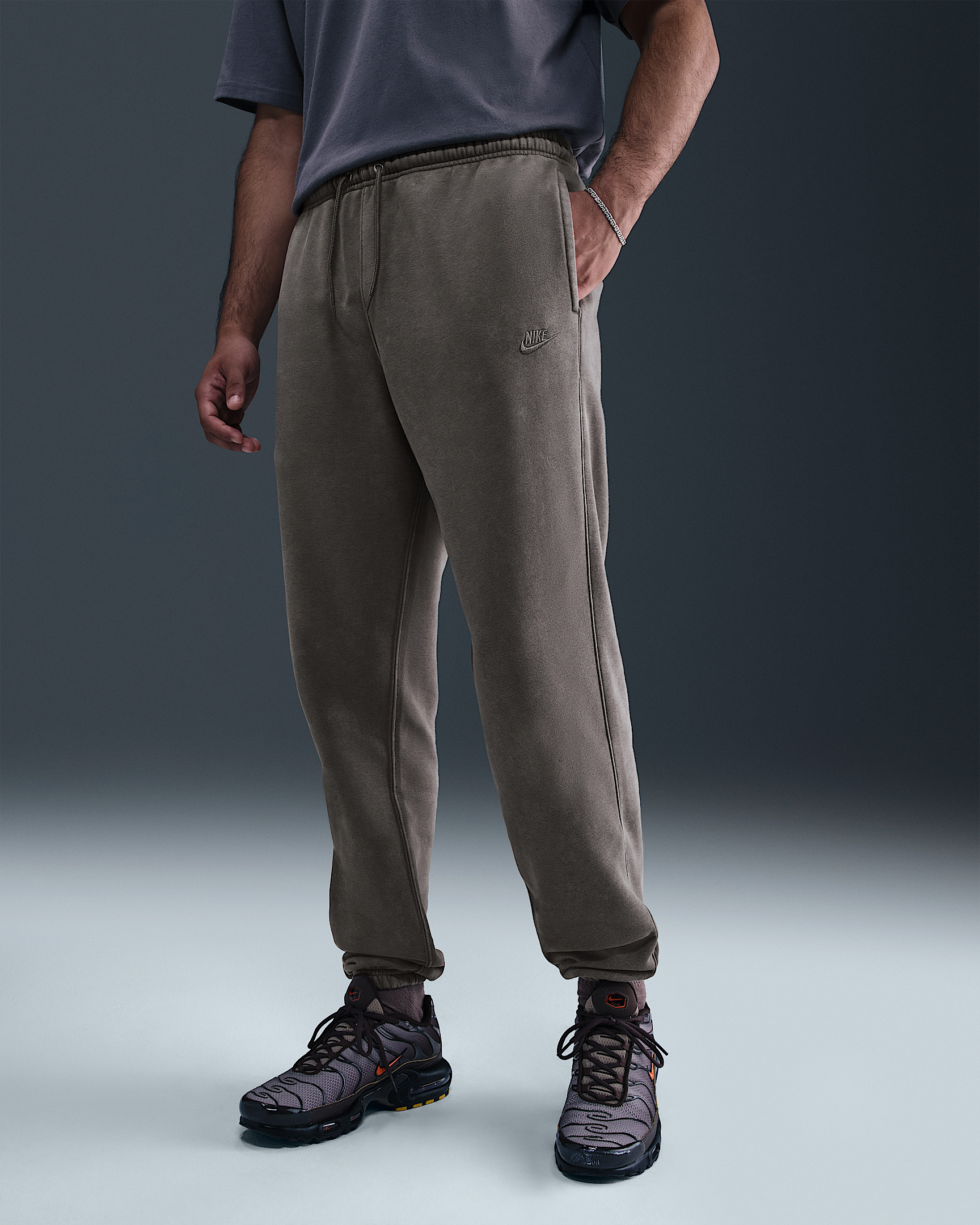 Nike Sportswear Club Men's Washed Cuffed Fleece Pants - 2