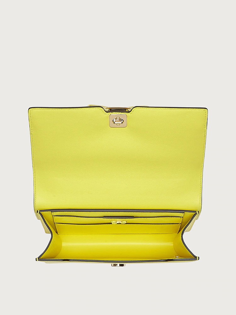 VARA BOW CROSS BODY BAG (M) 4