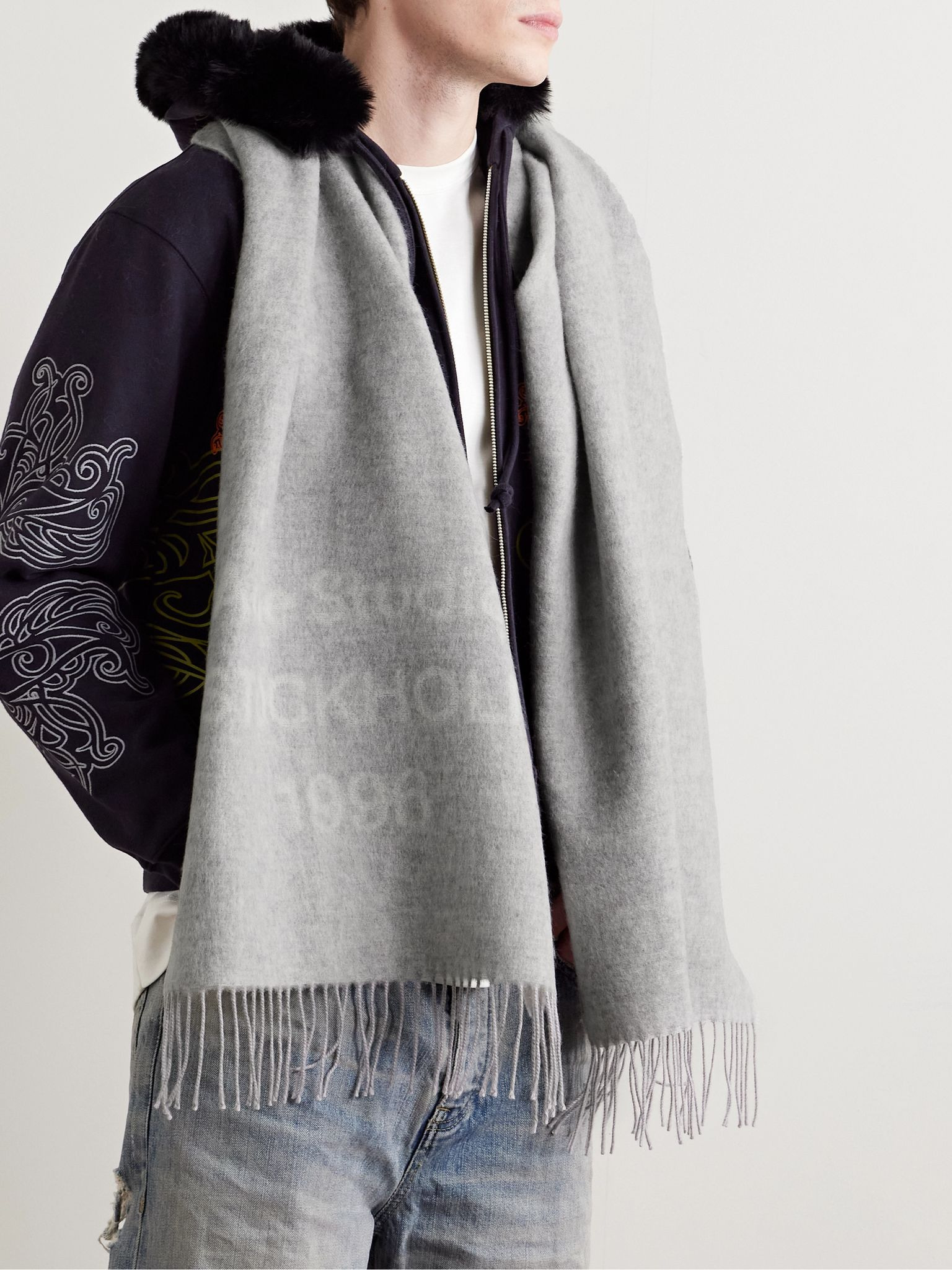 Venus 1996 Logo-Print Fringed Wool Scarf Light gray - 2