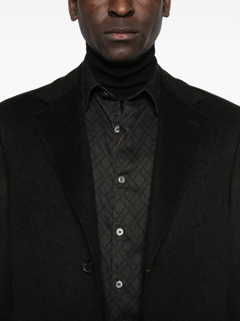 buttoned coat 5