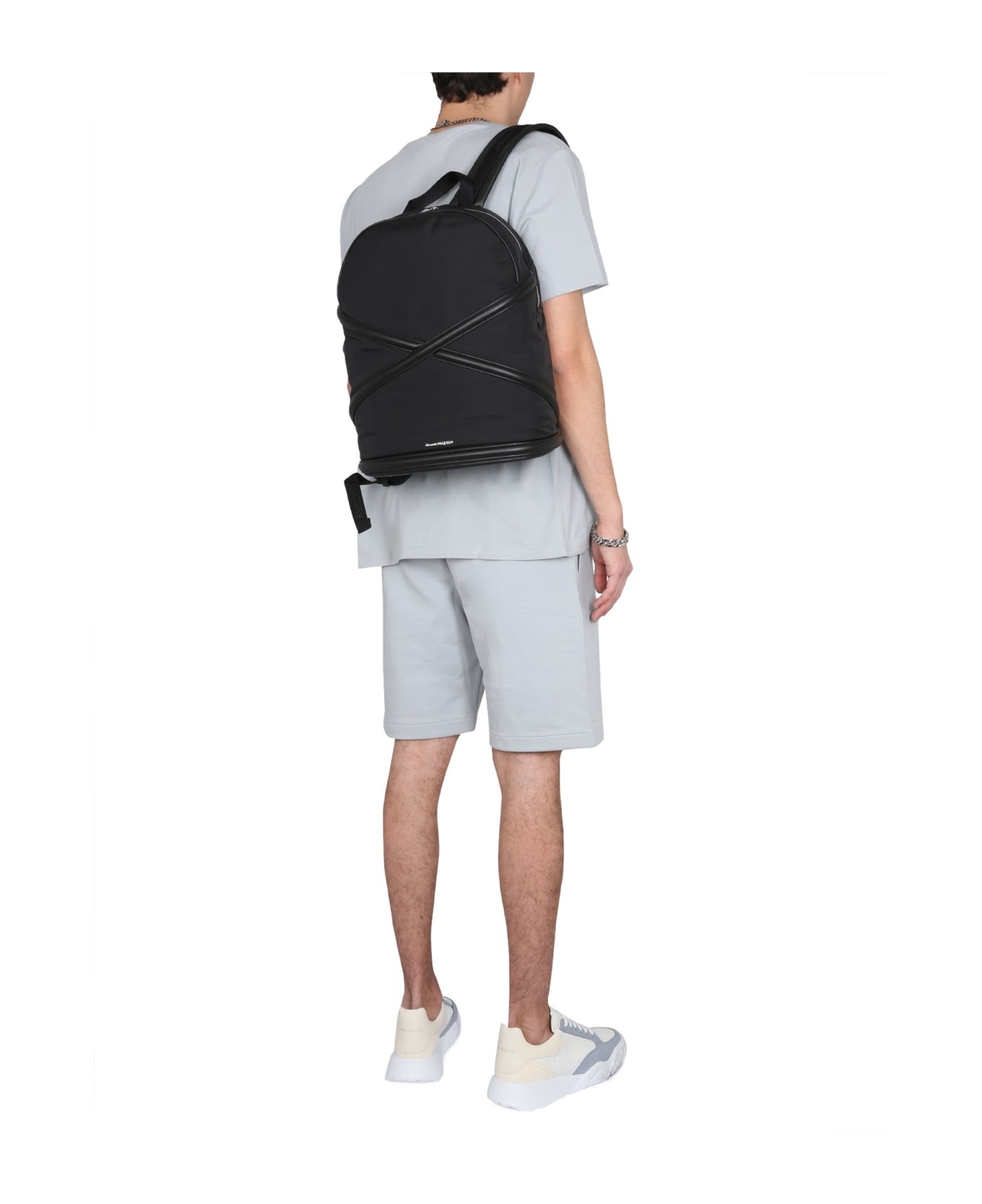 Bermuda Shorts With Graffiti Logo Print - 2