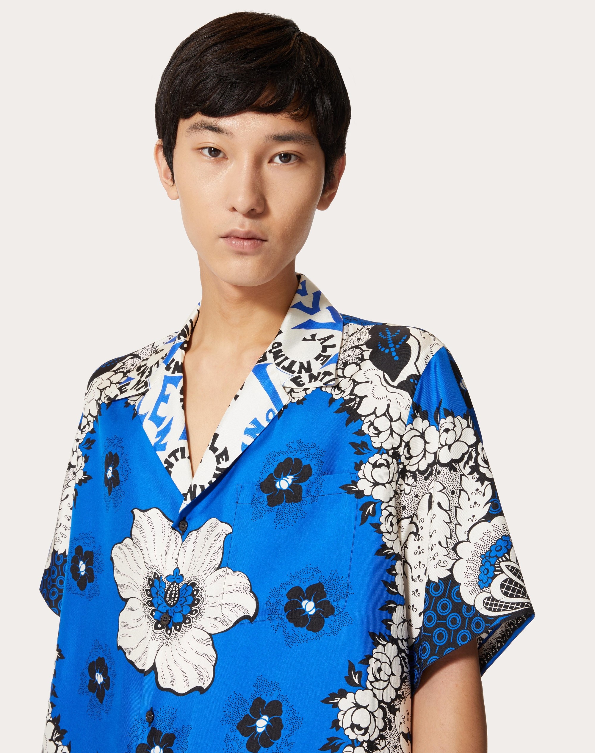 SILK TWILL BOWLING SHIRT WITH VALENTINO BANDANA FLOWER PRINT - 5