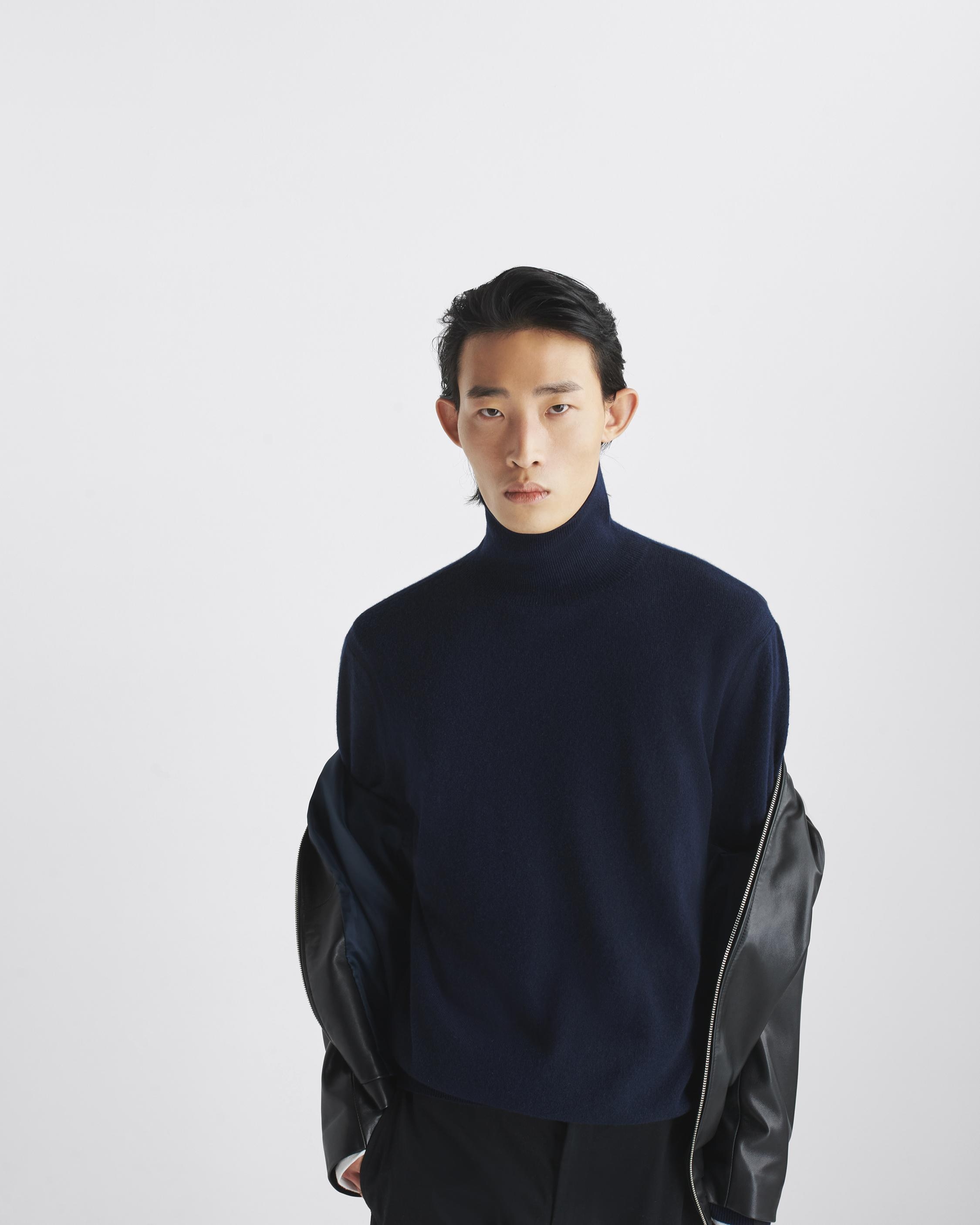 Harding Cashmere Turtleneck
Classic Fit - 6
