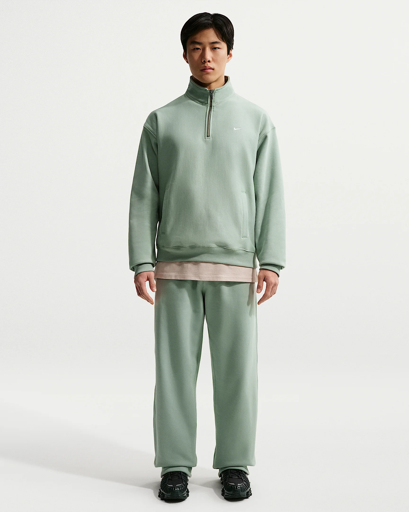 Nike Solo Swoosh Men's Fleece Open-Hem Pants - 1