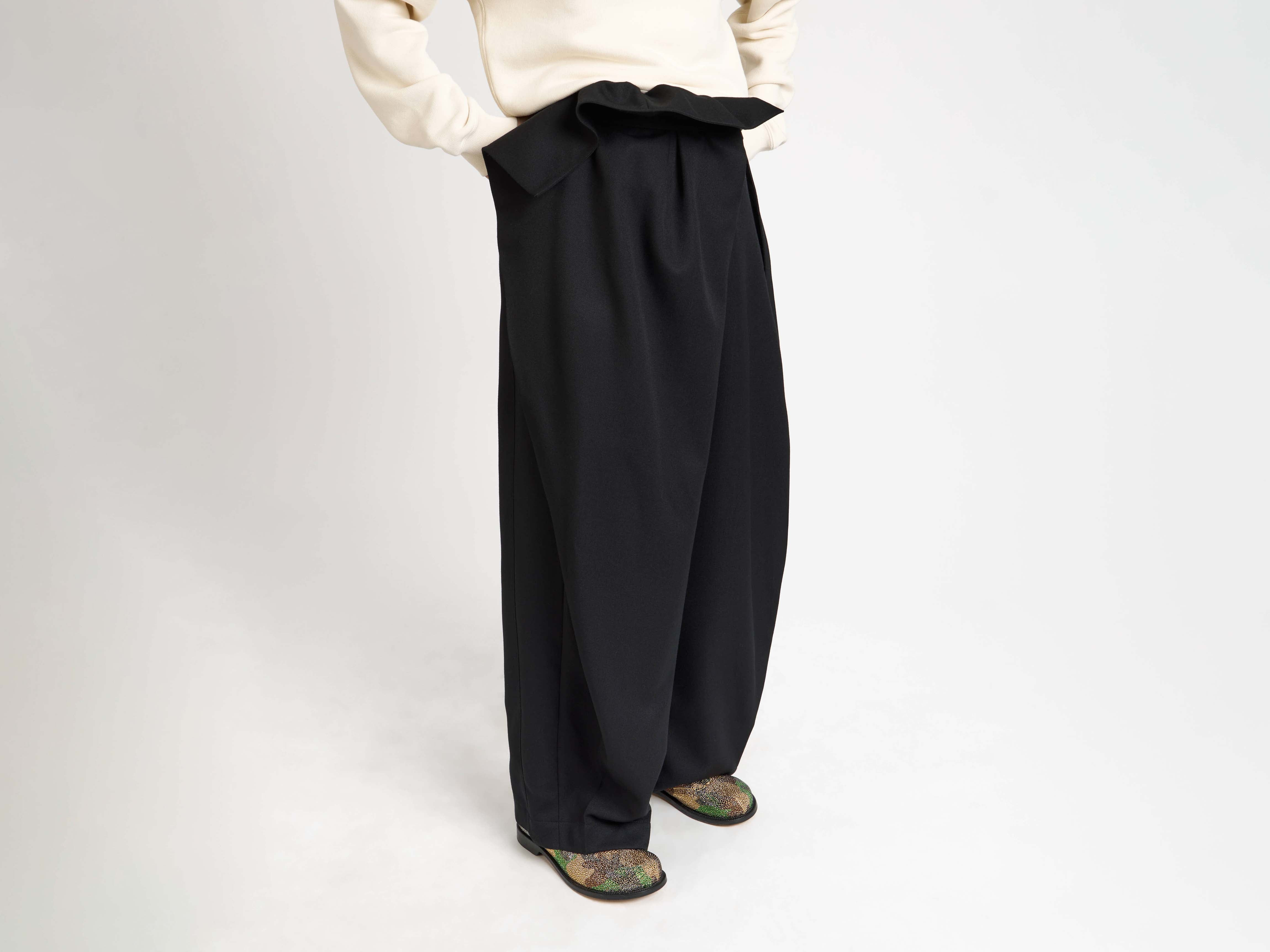 FOLD OVER TROUSERS IN BLACK - 4