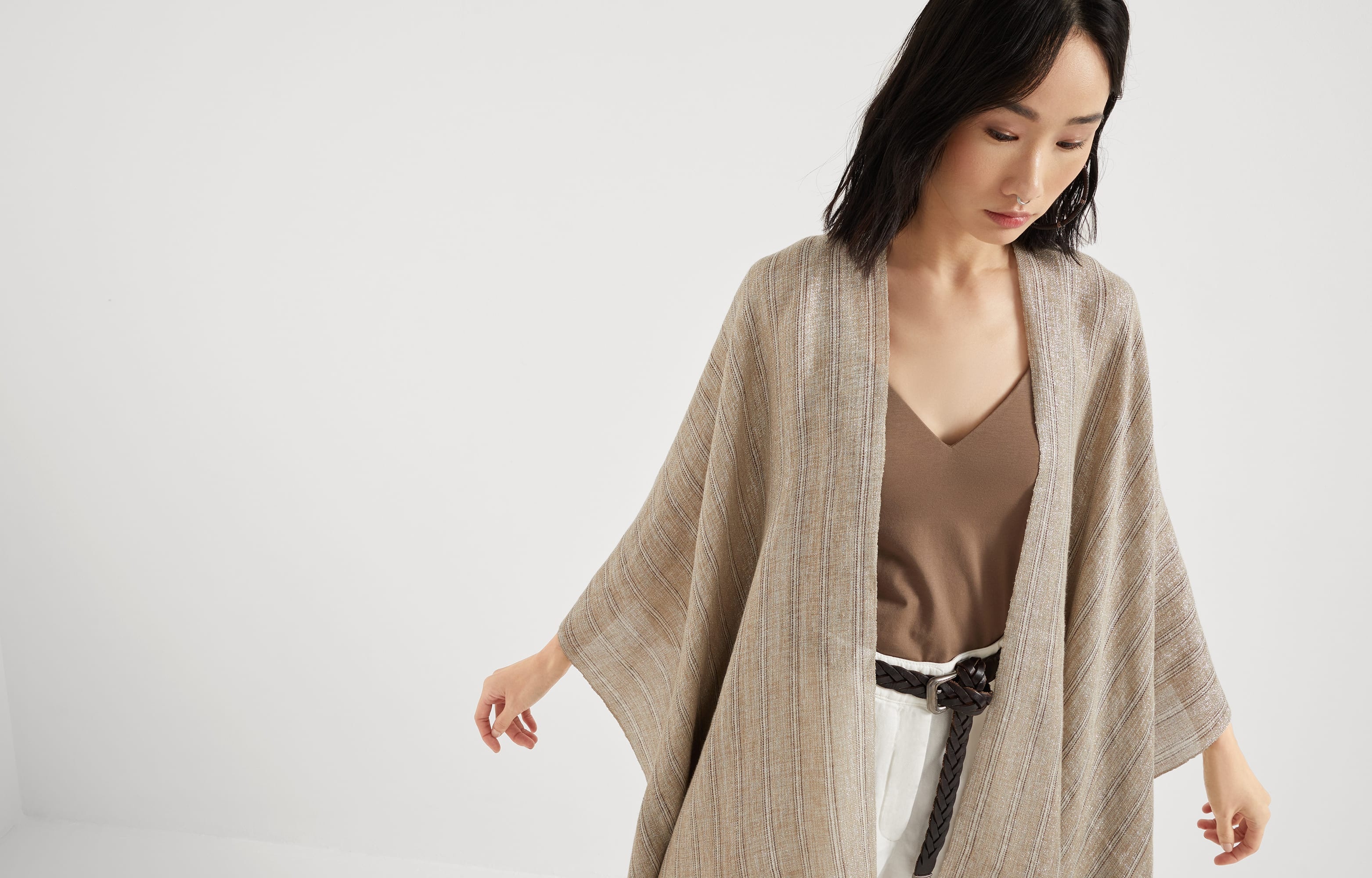 Striped sparkling linen poncho with fringe - 6