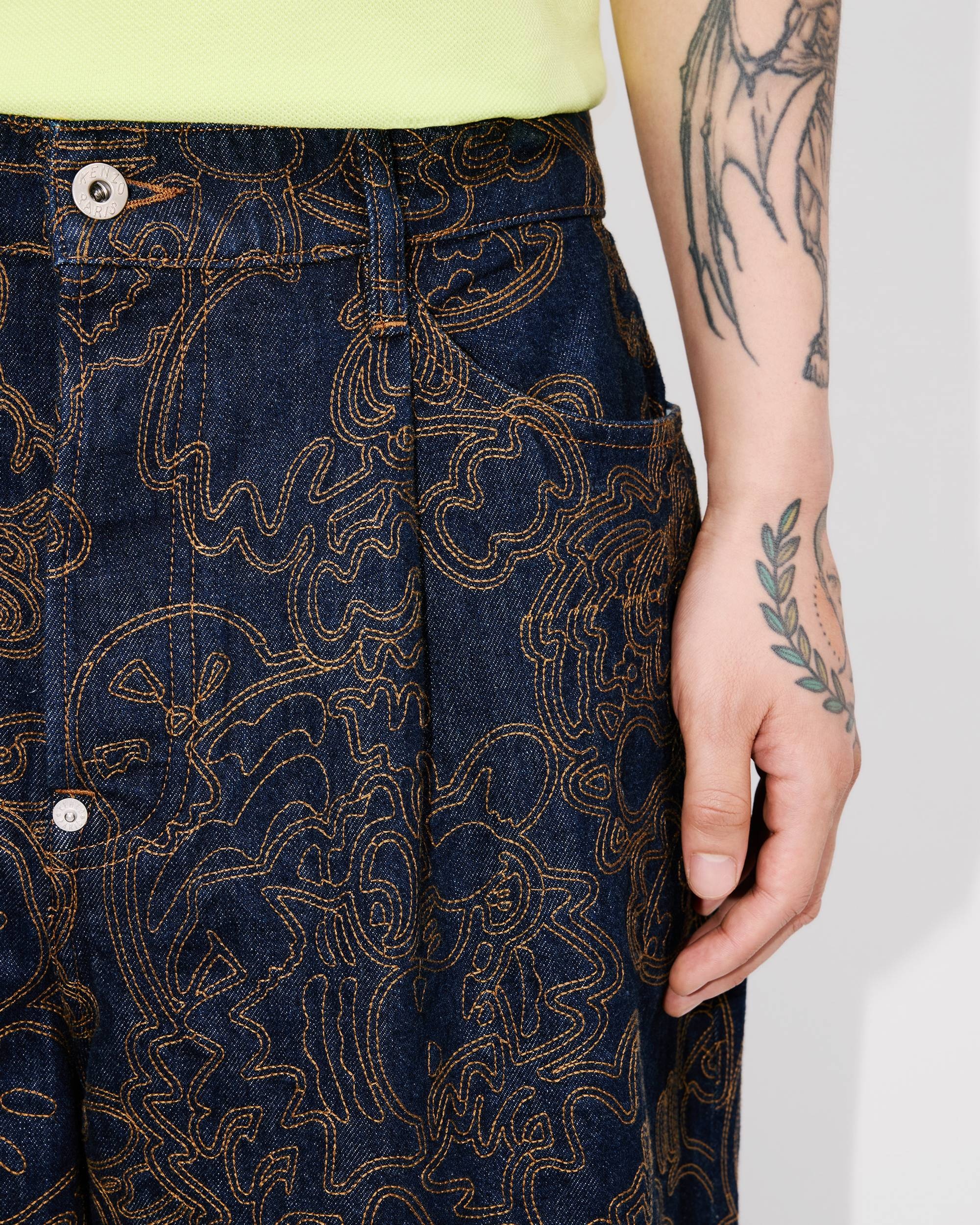 'KENZO by Verdy' embroidered buggy jeans in japanese denim - 6