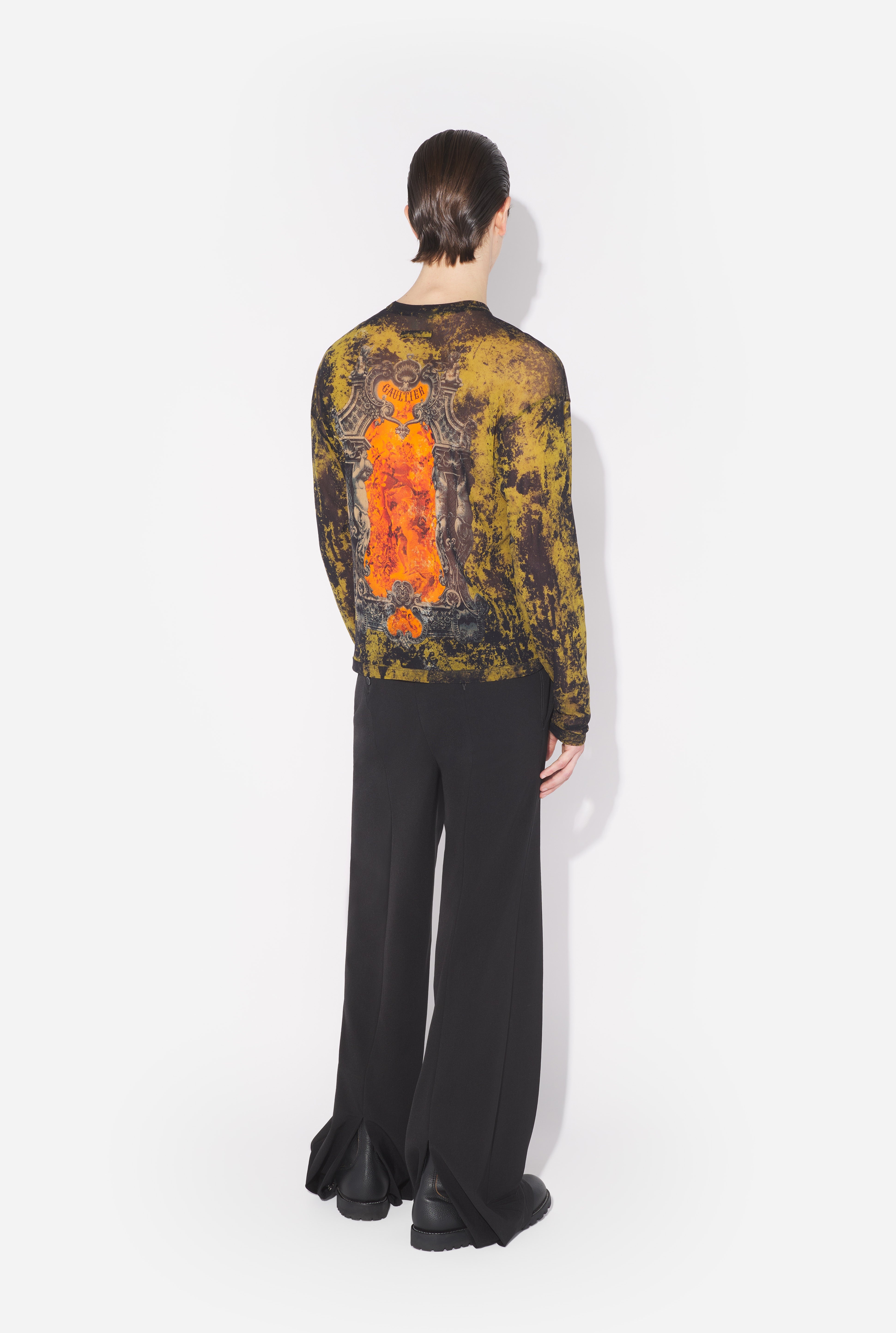 THE OVERSIZED KHAKI MÉDAILLON TOP - 6