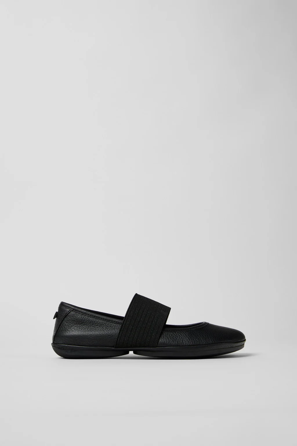 Right Nina Black Leather Ballerinas for Women. - 1
