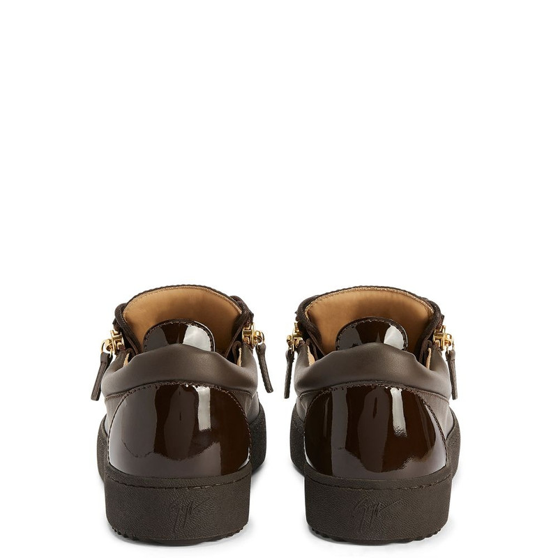 Giuseppe Zanotti Frankie outlook