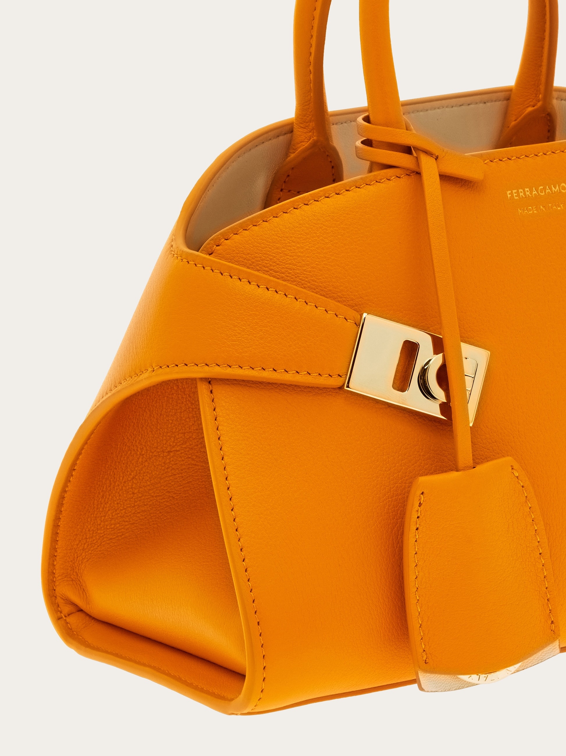 Hug handbag (XS) - 8