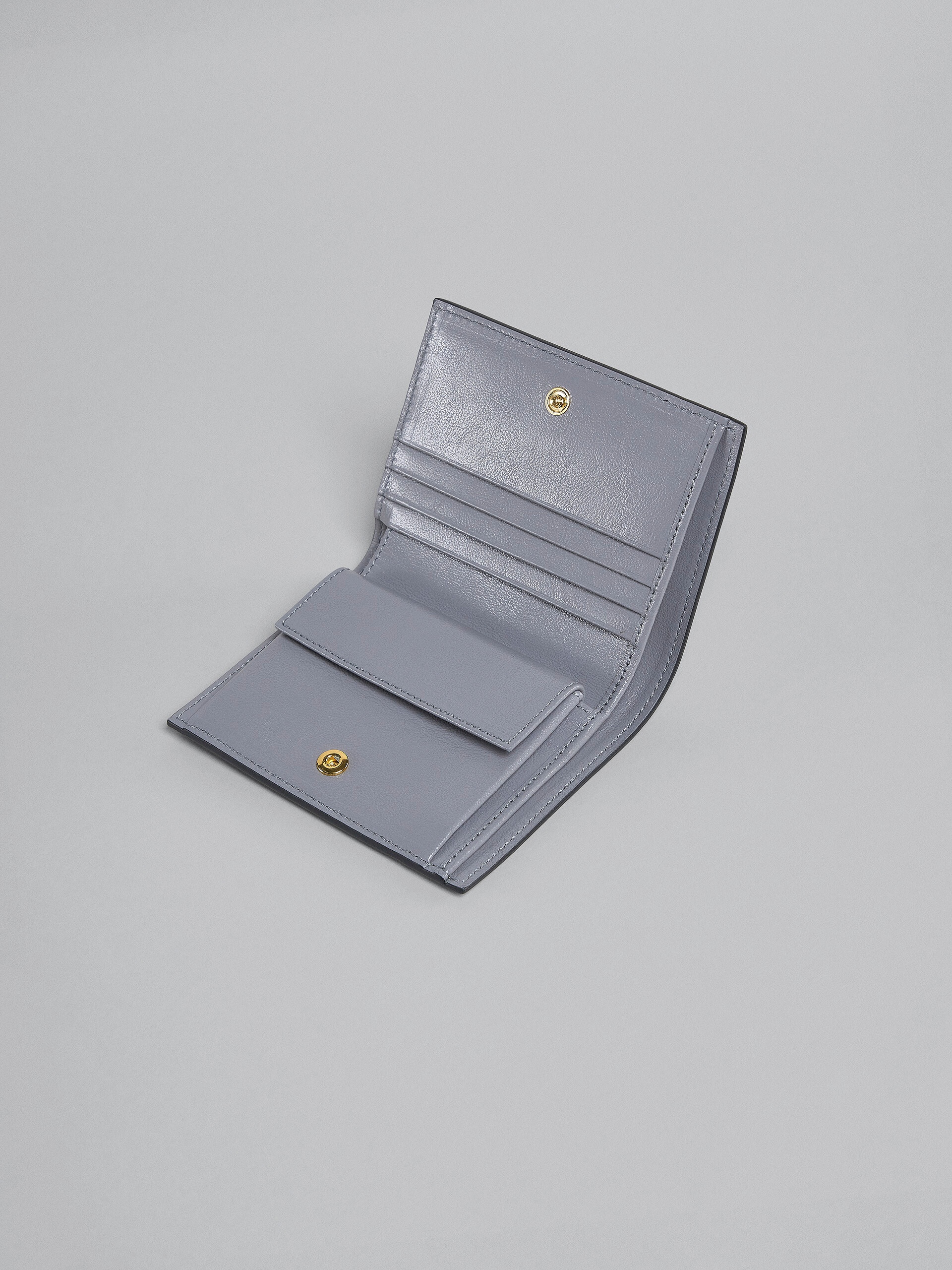 GREY AND BLUE LEATHER BI-FOLD WALLET - 4