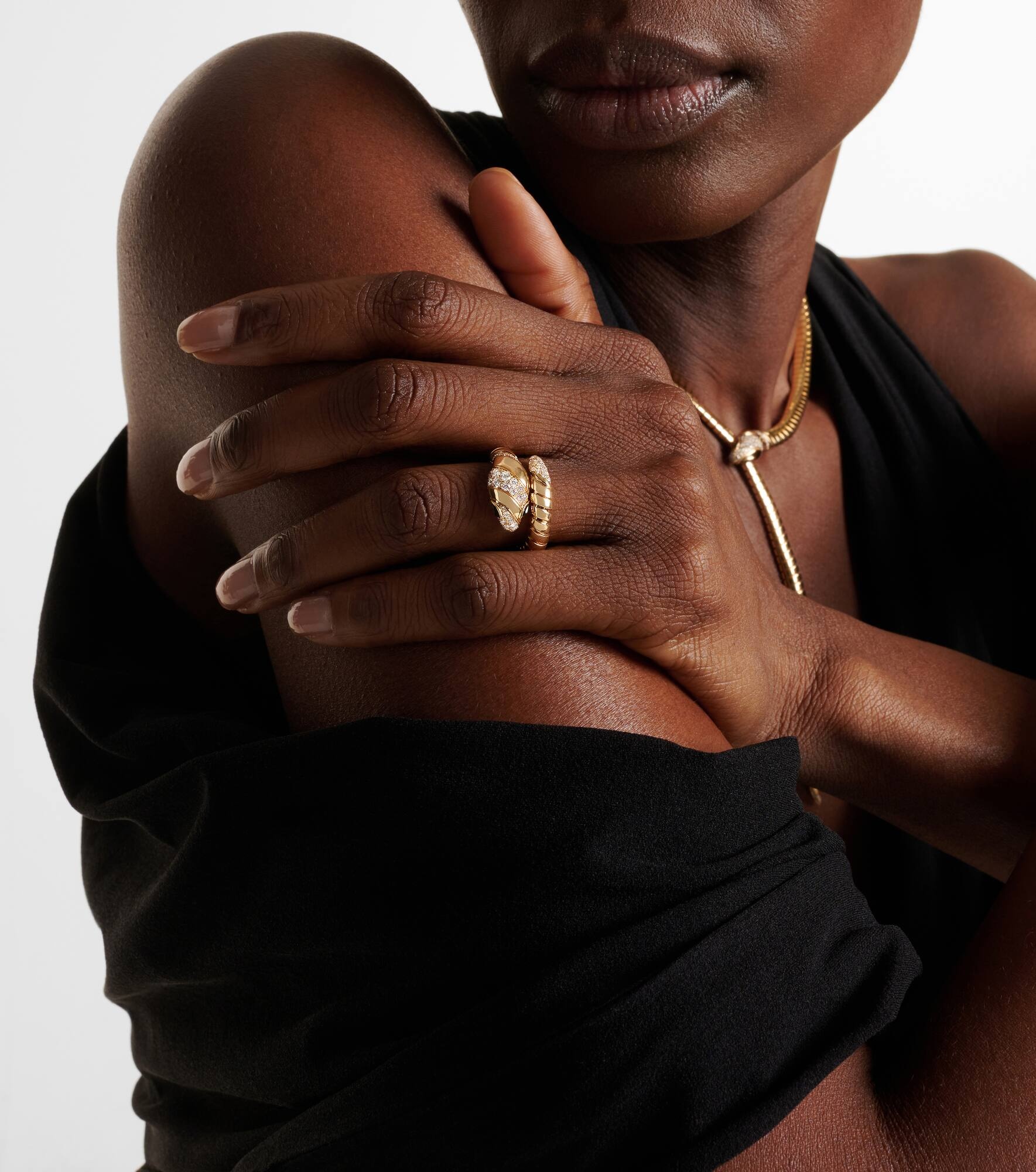 Serpenti Tubogas 18kt ring with diamonds and onyx - 2