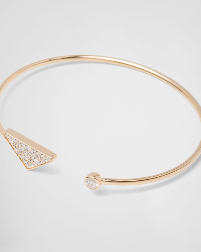 Eternal Gold bangle bracelet in yellow gold with diamonds 4