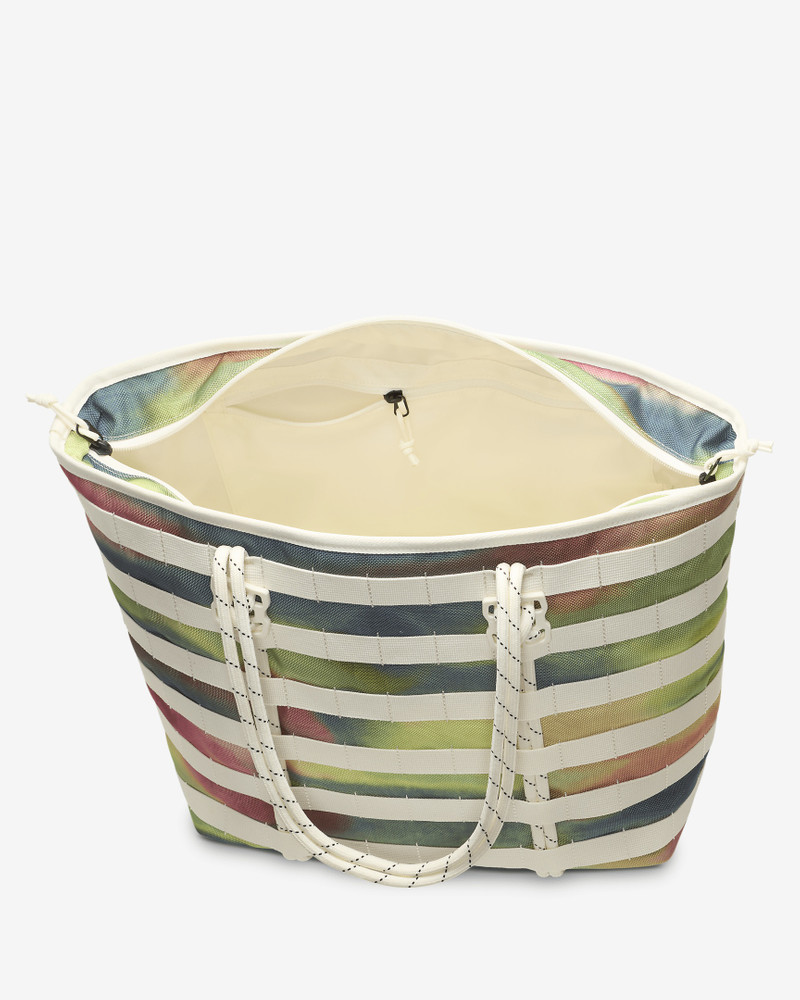 Nike Sportswear Women's Artist Collection RPM Tote (26L) 6