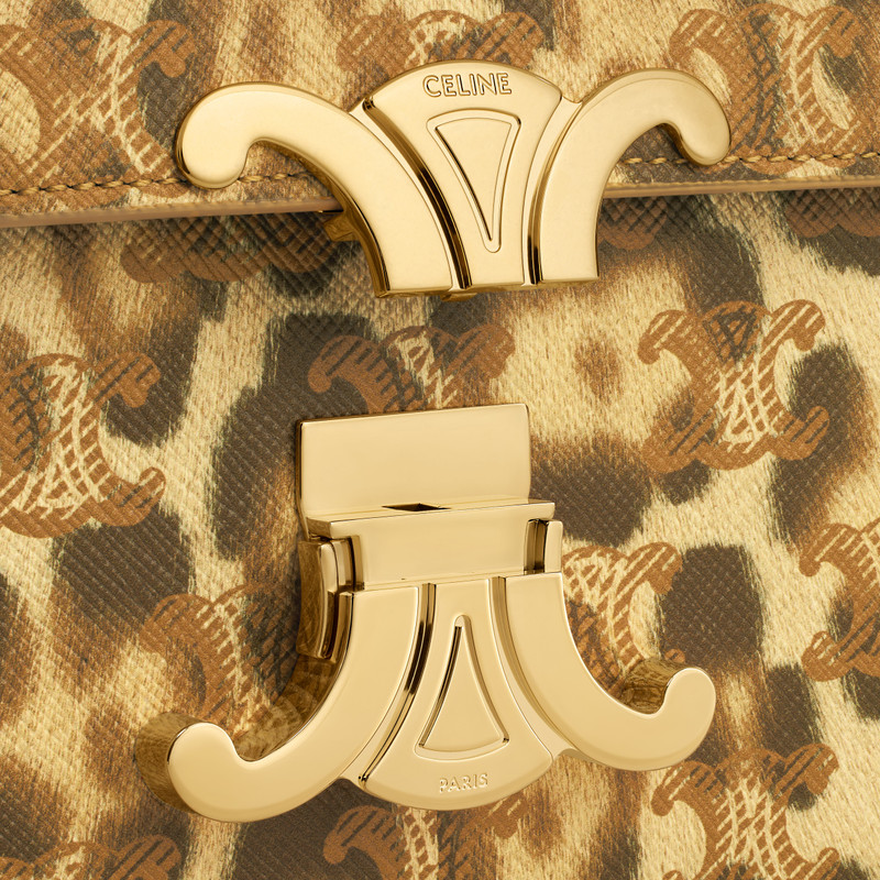 CHAIN SHOULDER BAG CLAUDE in Triomphe Canvas with leopard print 5